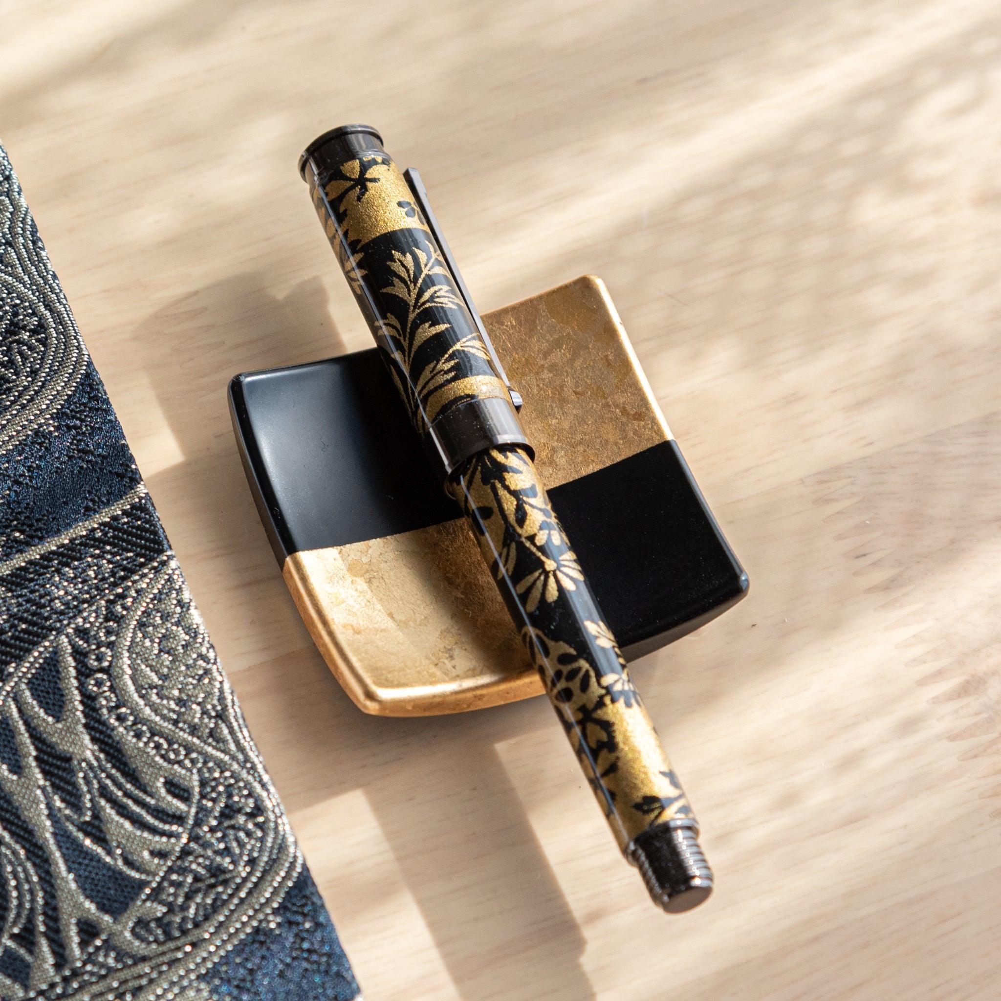 Gold Leaf Ichimatsu Pattern Pen Rest