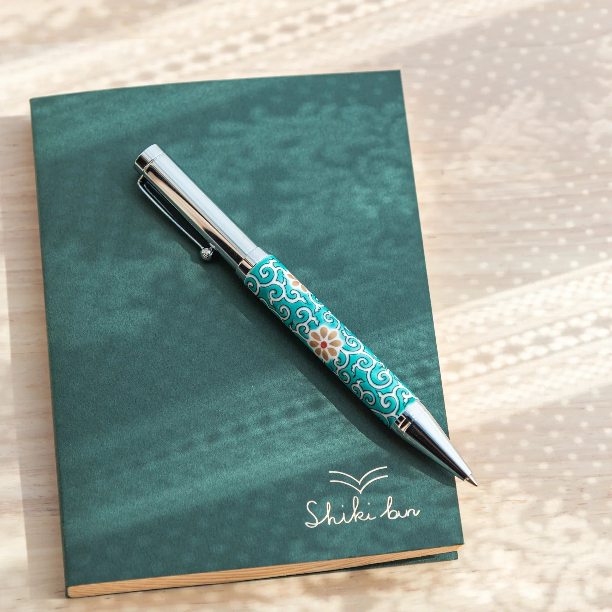 Arabesque Vine Kutani Ceramic Ballpoint Pen