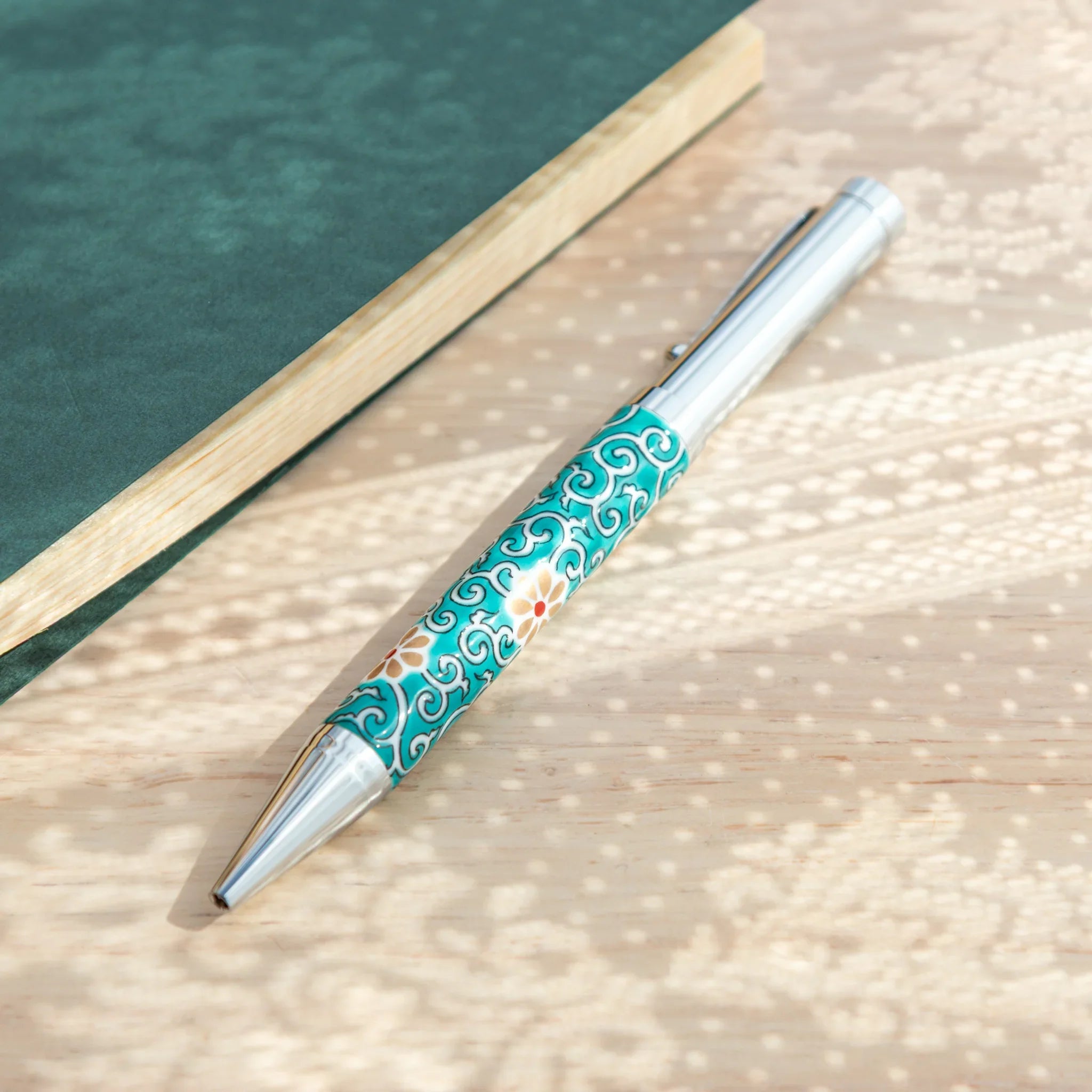 Arabesque Vine Kutani Ceramic Ballpoint Pen