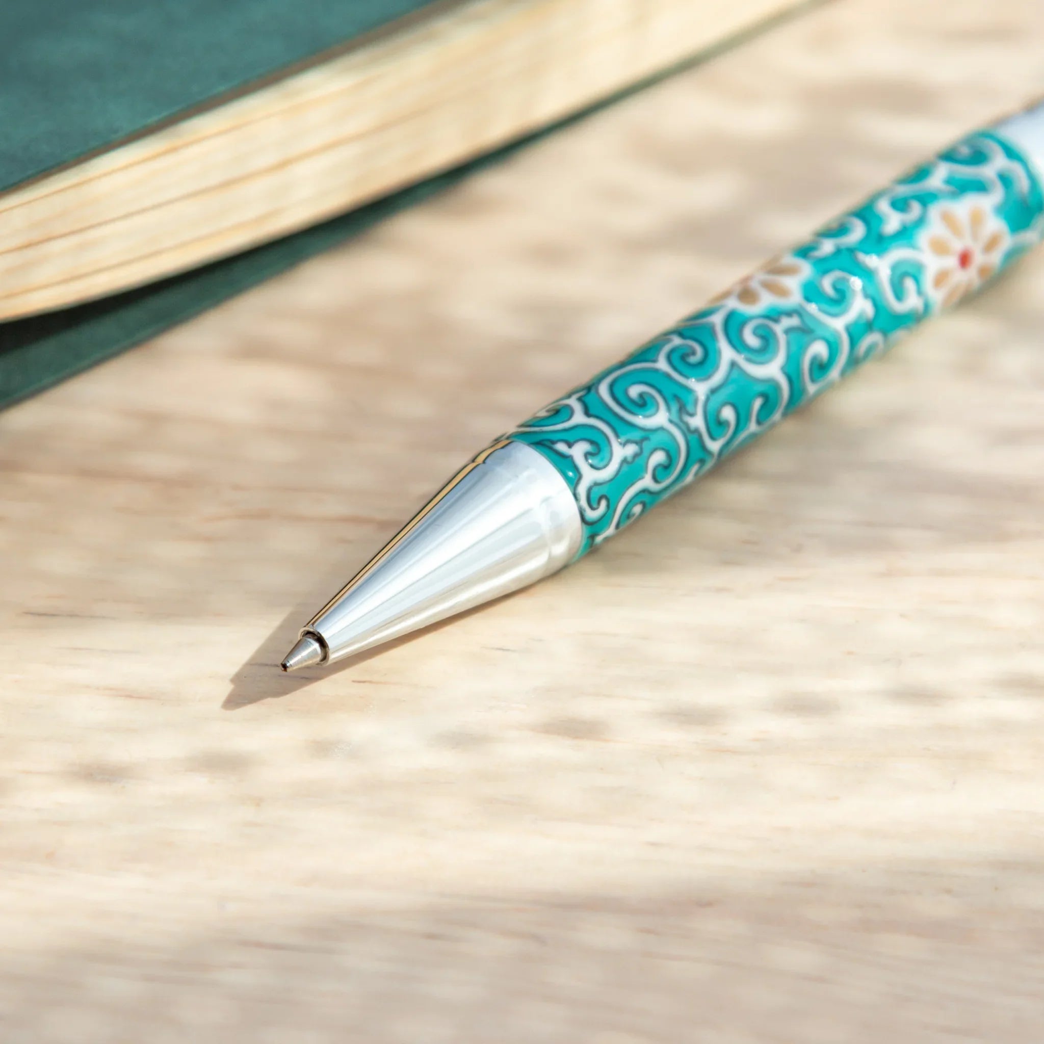 Arabesque Vine Kutani Ceramic Ballpoint Pen