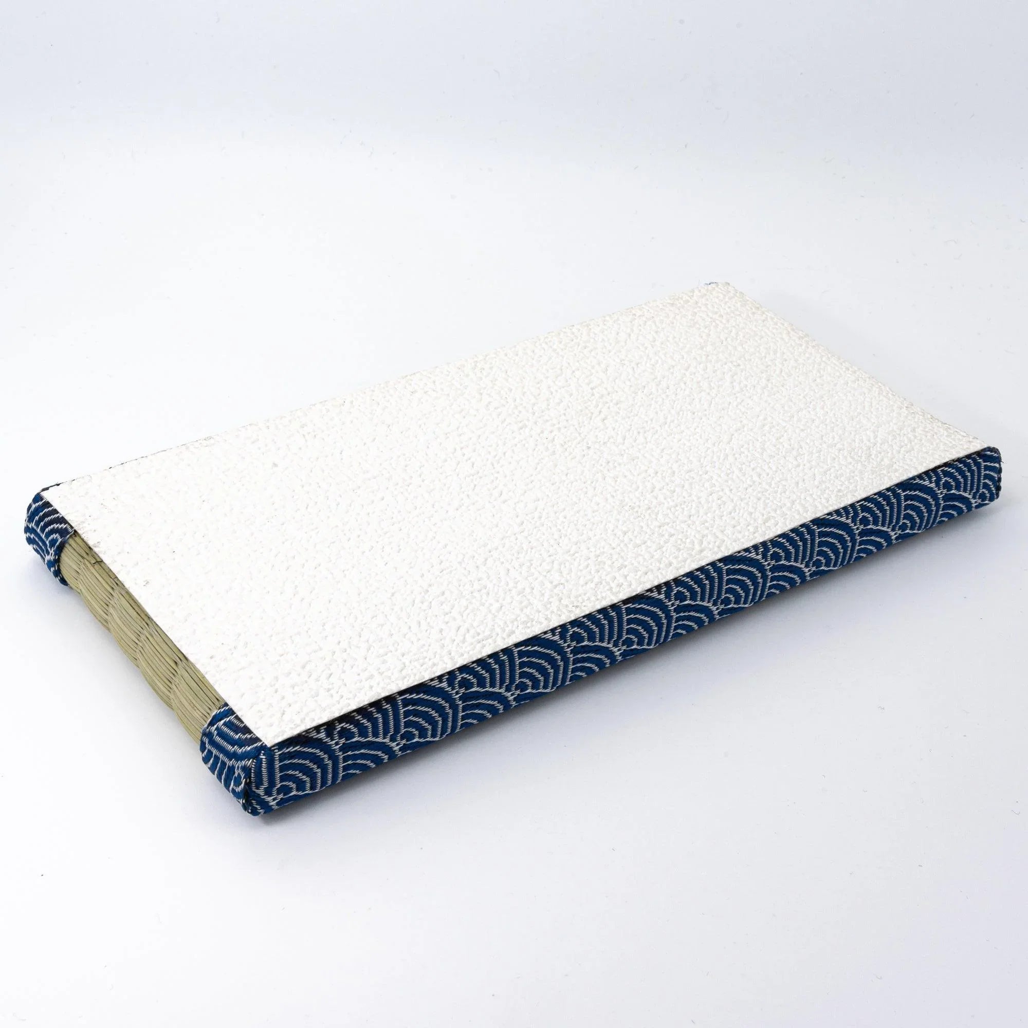 Gift presentation of Blue Yachiyo tatami pen tray with coordinating pens and packaging showing product quality and design