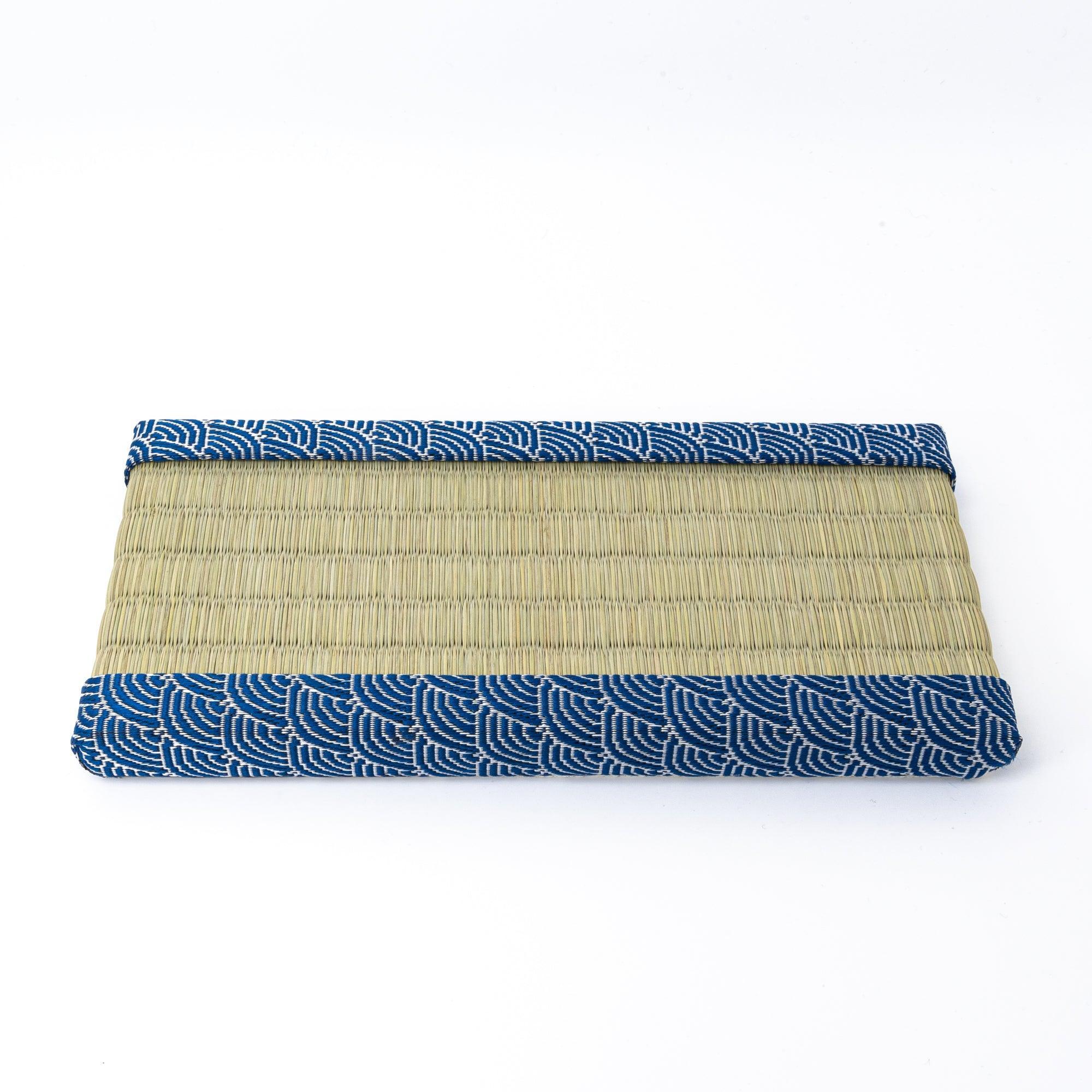 Flat view of a tatami pen tray featuring blue wave-patterned edges, highlighting its traditional design often used in Japanese stationery displays.