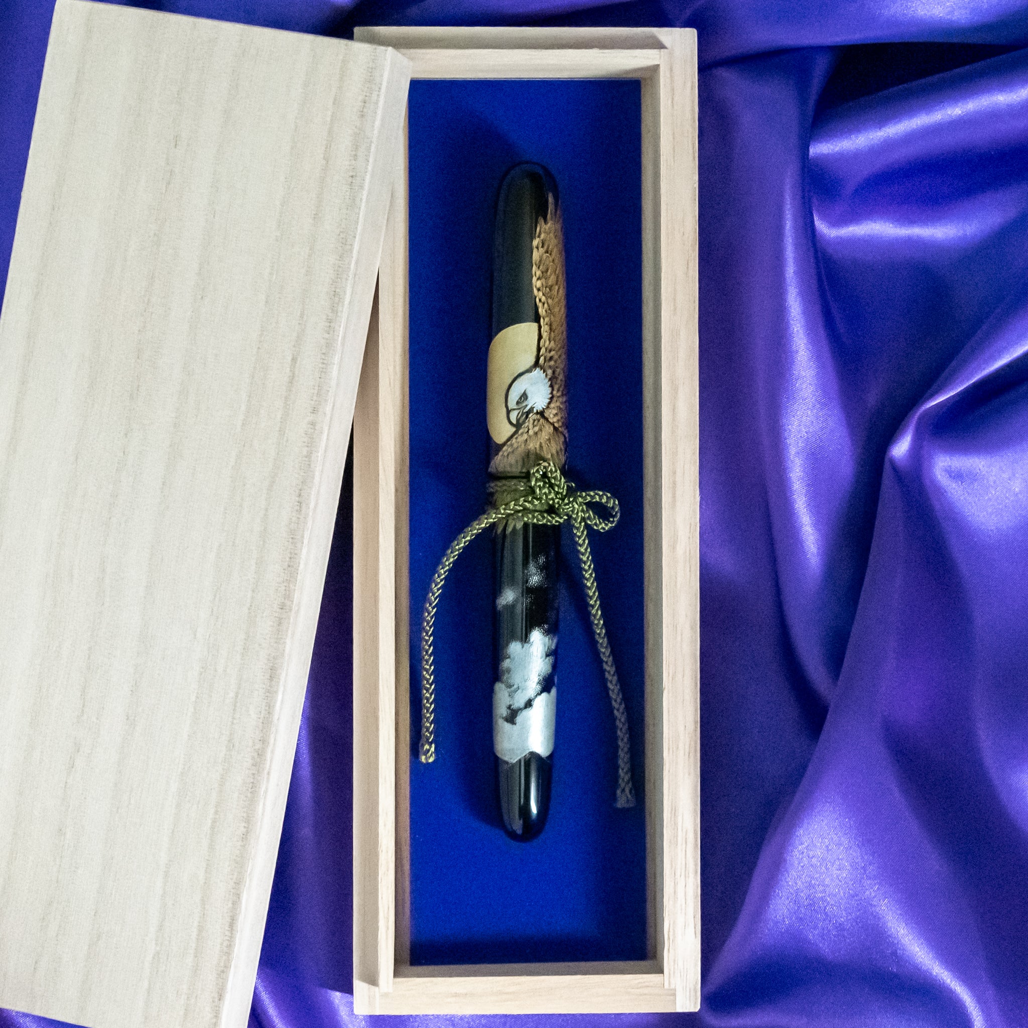 Chinkin Hawk Echizen Lacquered Fountain Pen