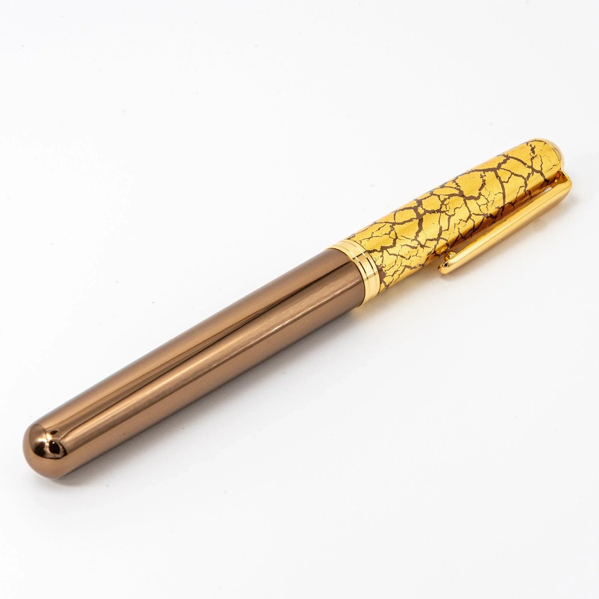 Crack Pattern Gold Leaf Brown fountain pen capped showing gold crackle detail on lacquer barrel side