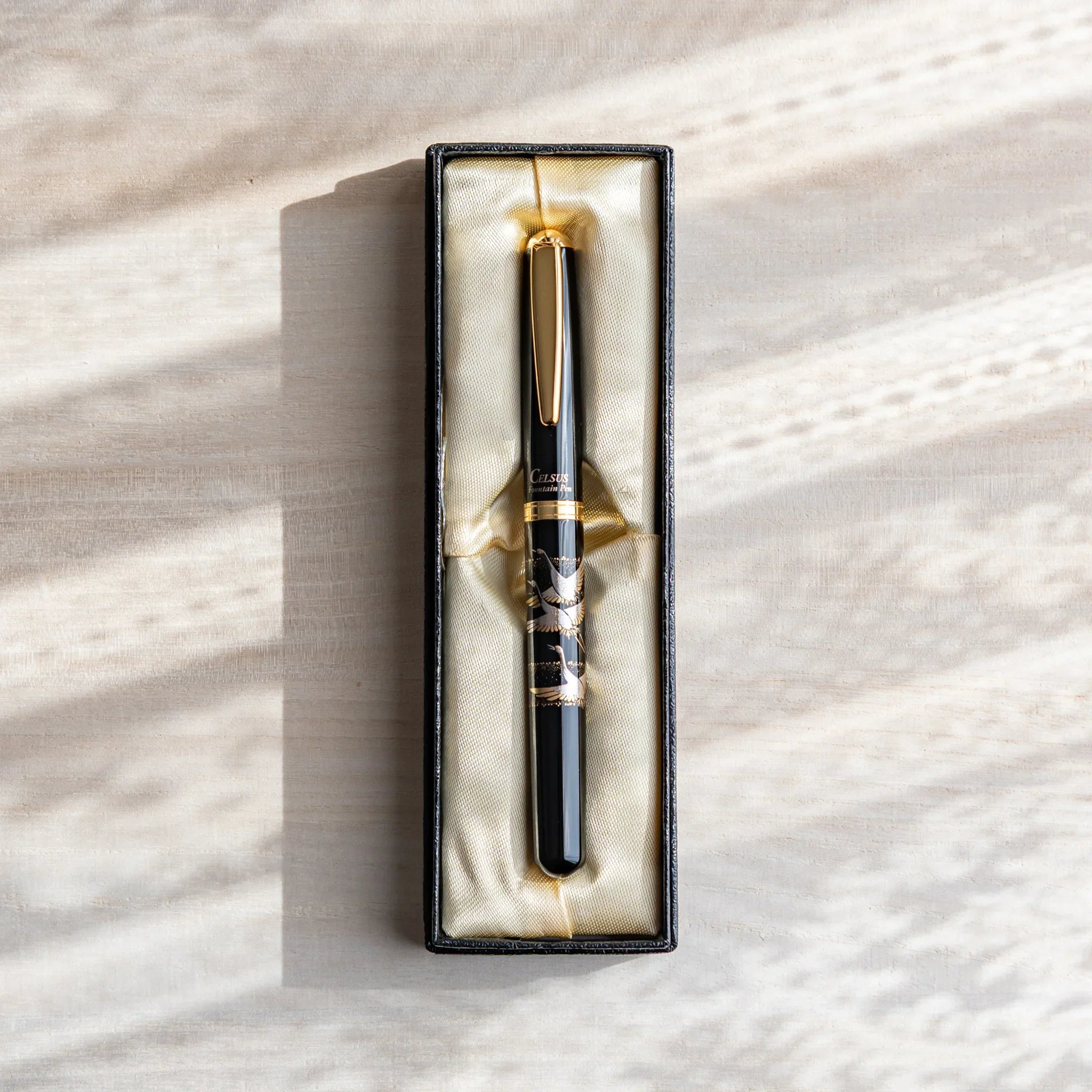 Crane Yamanaka fountain pen with lacquer design shown in composition shown view composition product composition view