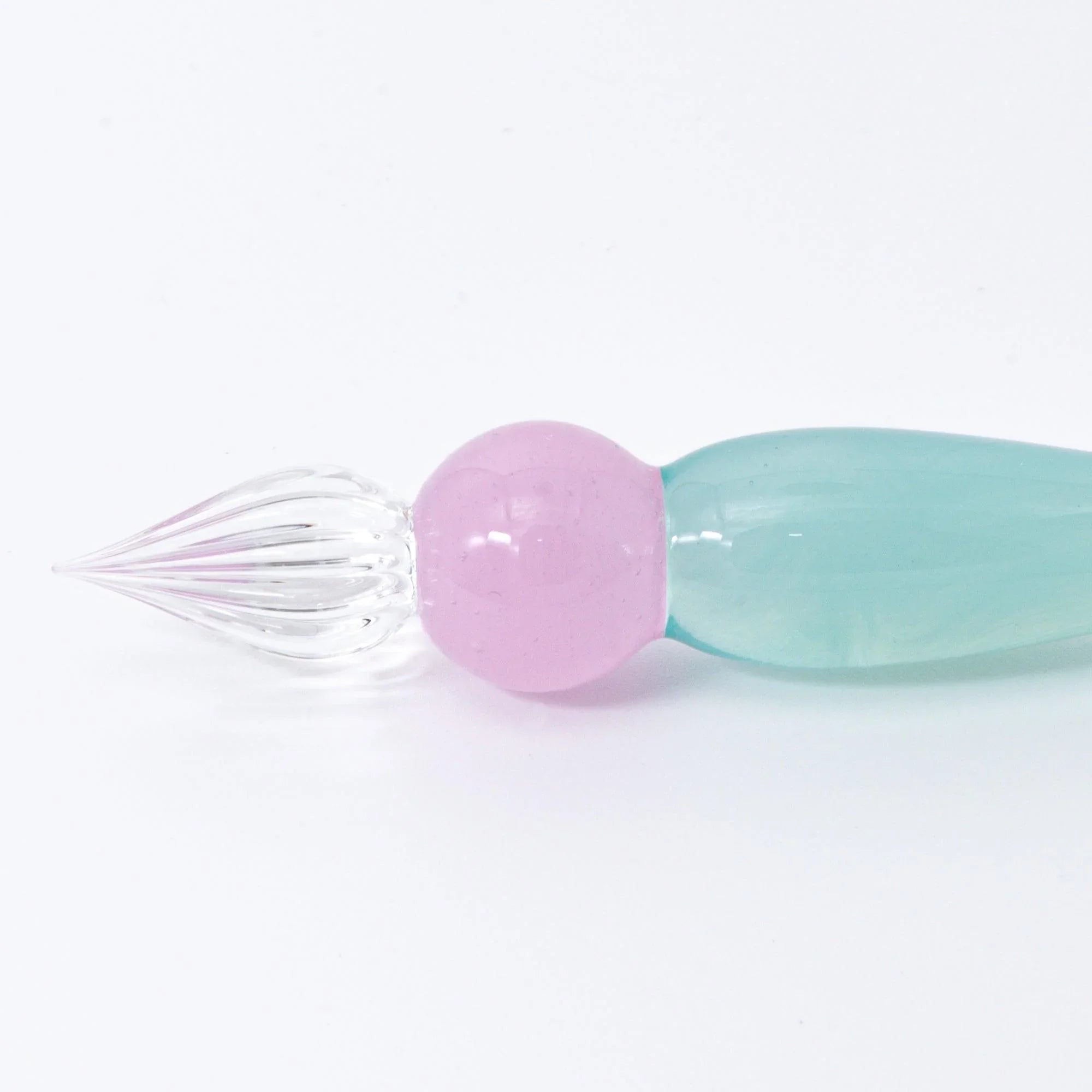 Glamorous Short Kikirara glass dip pen profile displaying ridged nib design with pink decorative bead and mint handle