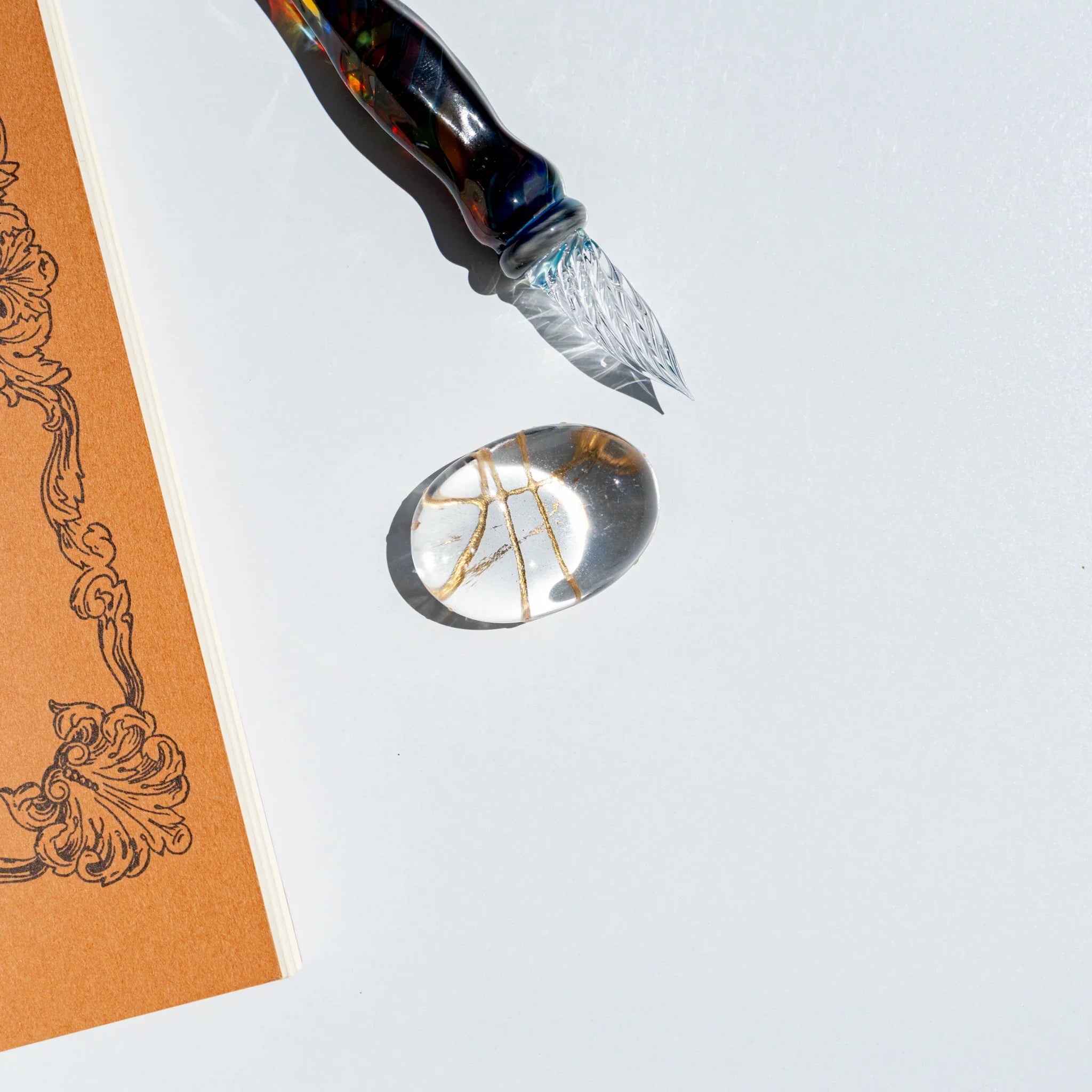 Golden Thread Glass Pen Rest