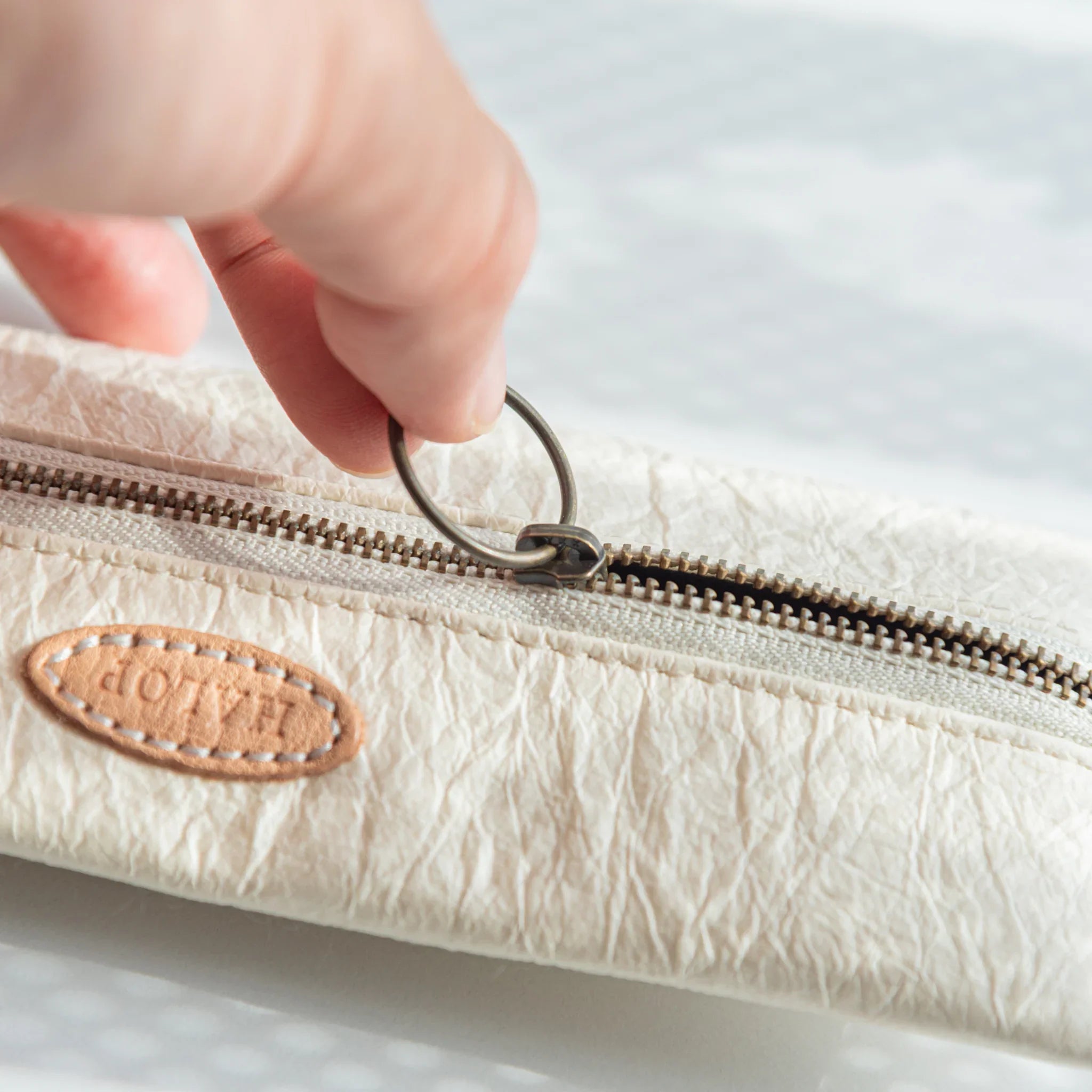 Handcrafted Sugihara Washi Paper Pen Case – White