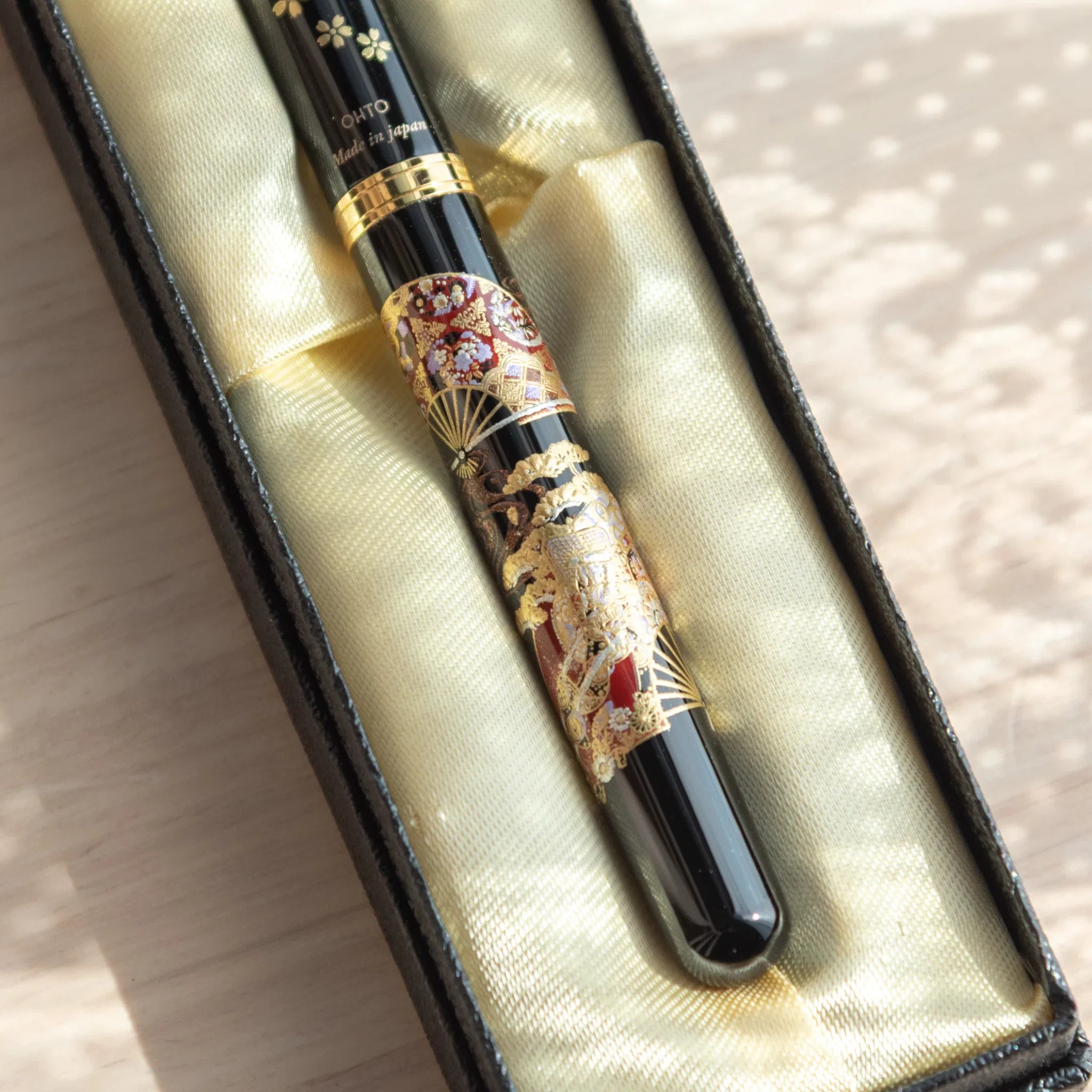 hand-made Yamanaka fountain pen features Kyoto elegance in traditional lacquer craft for writing, Japan lacquer pen