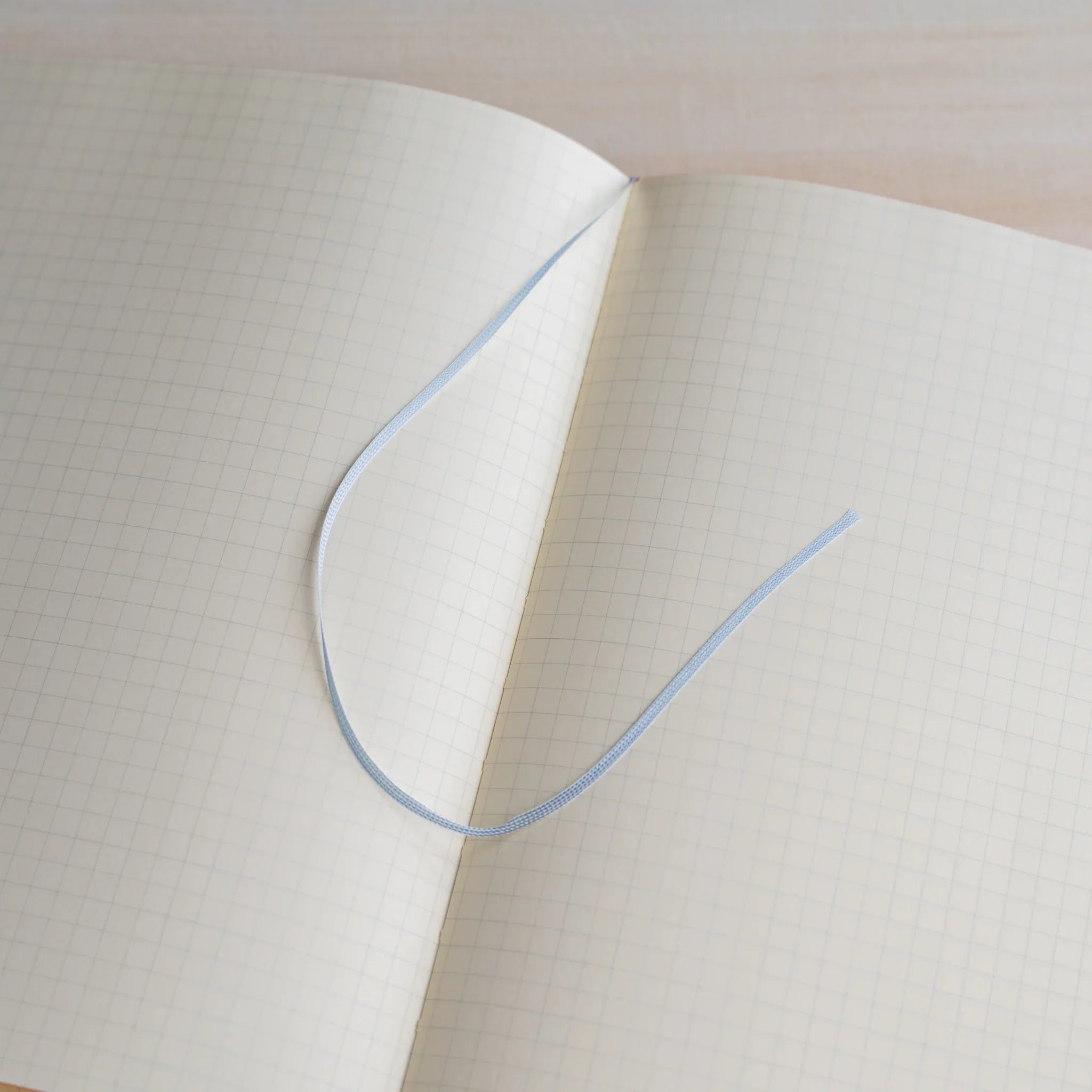 Life Noble A5 hardcover notebook, detailed view quality materials showing closure mechanism, LIFE Japan A5 hardcover notebook