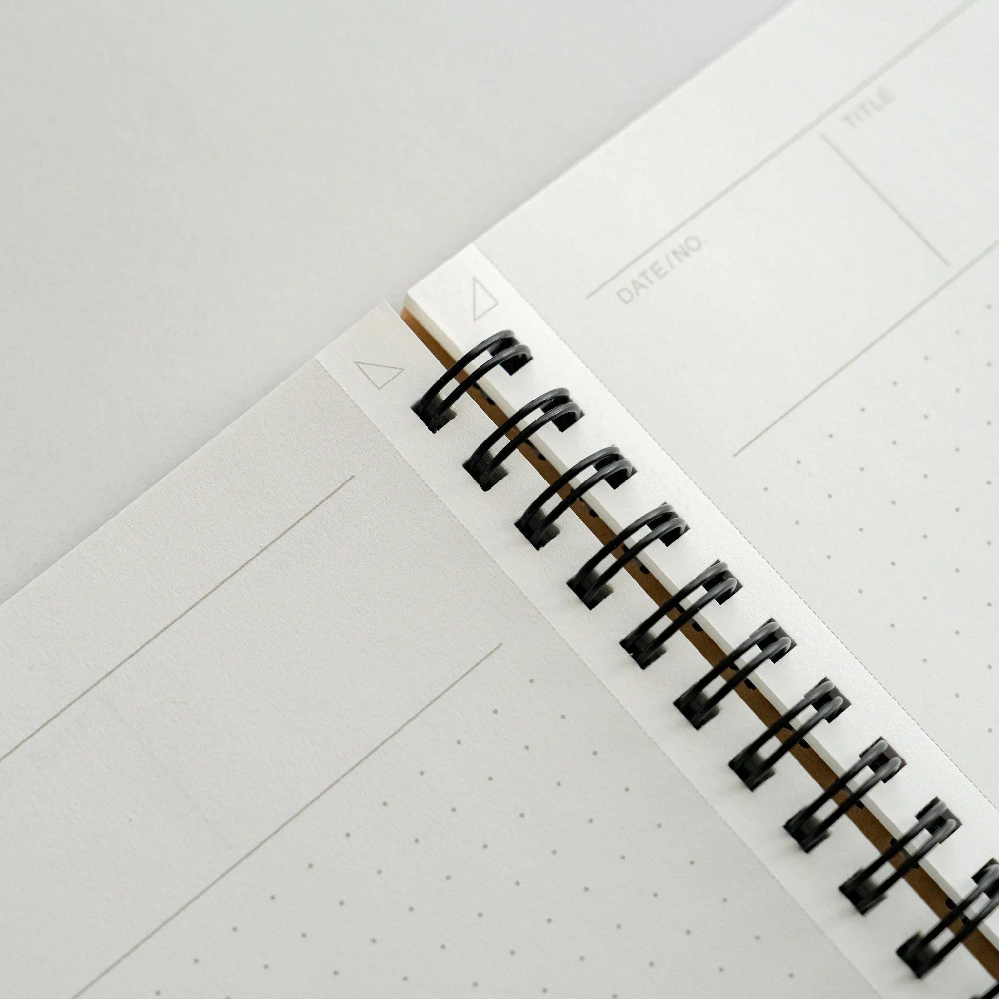 Maruman Mnemosyne notebook, binding detail showing quality, Maruman Mnemosyne dot grid pad with detachable pages for notes