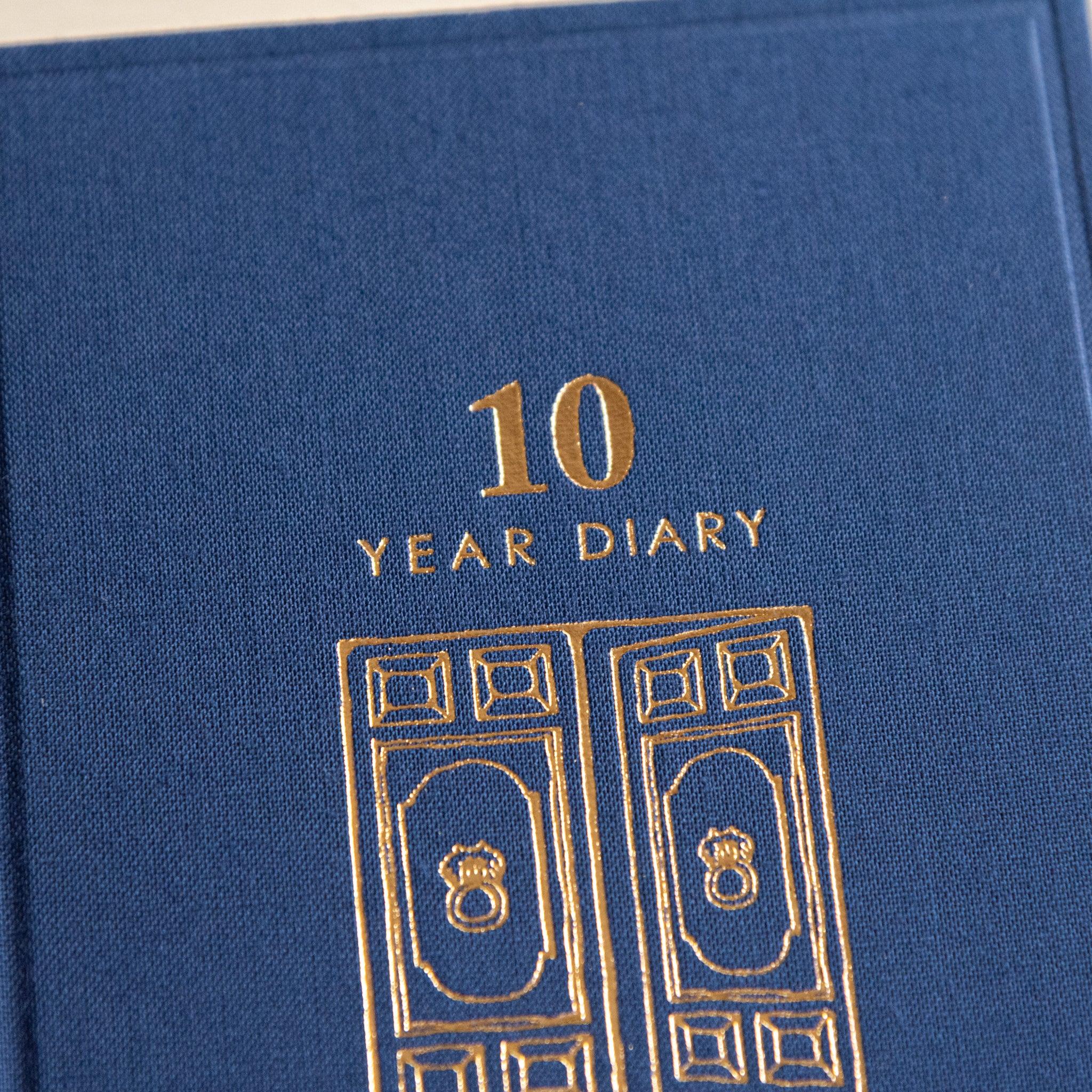 Midori 10-year journal, side profile showing gate pattern on spine and binding, stationery item from Japan with quality