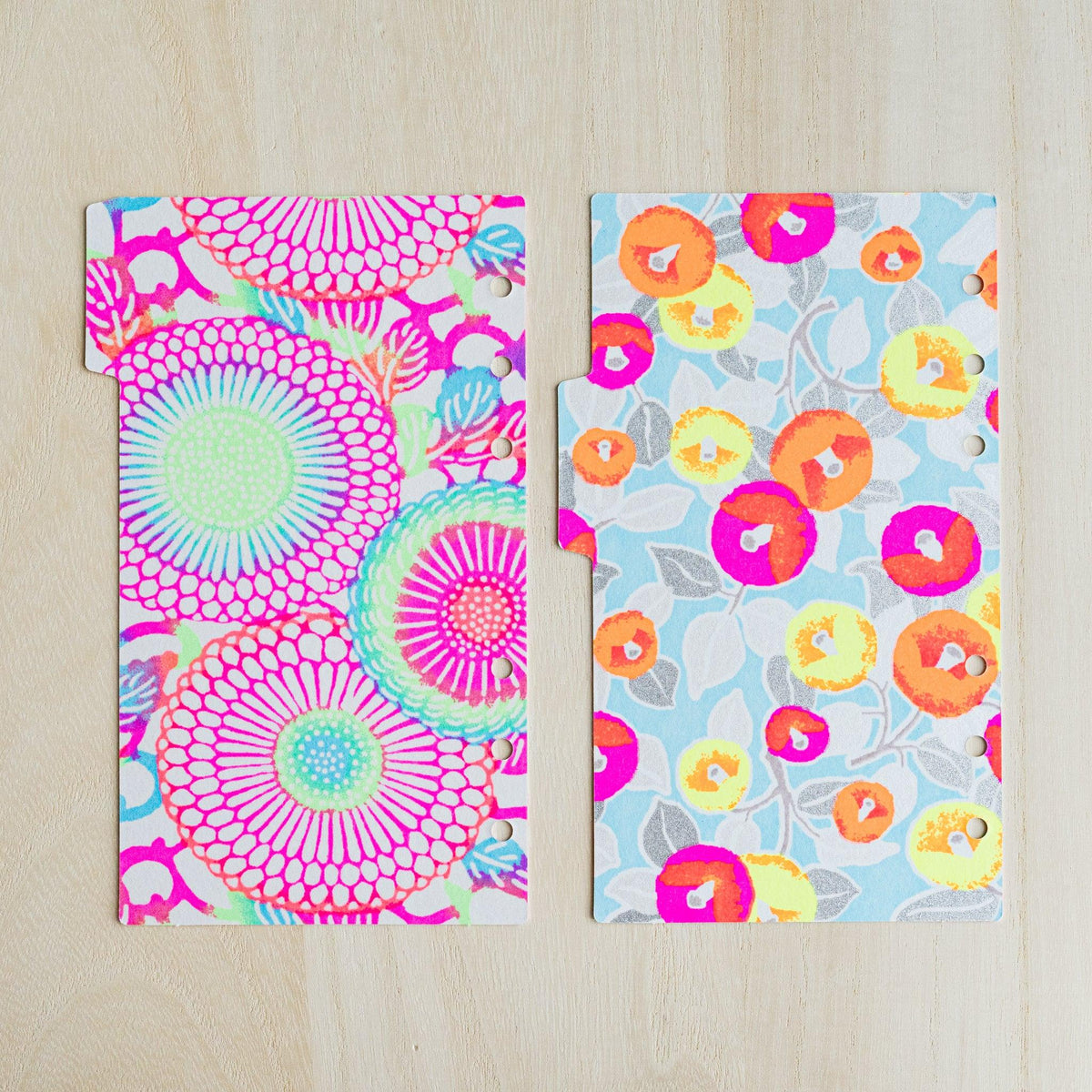 Reverse of the pink chrysanthemum and light blue camellia neon index dividers, side tabs on the left