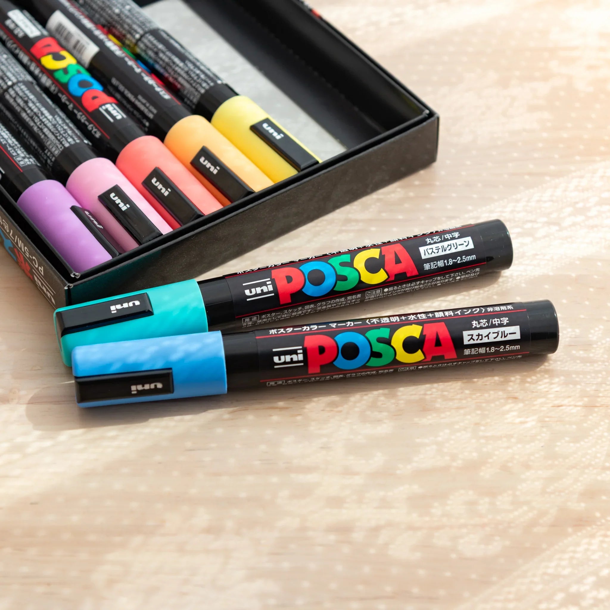 POSCA Markers Set (Medium Bullet Tip, 7 Colors) - paint marker showing detailed close-up of pen tips and product features