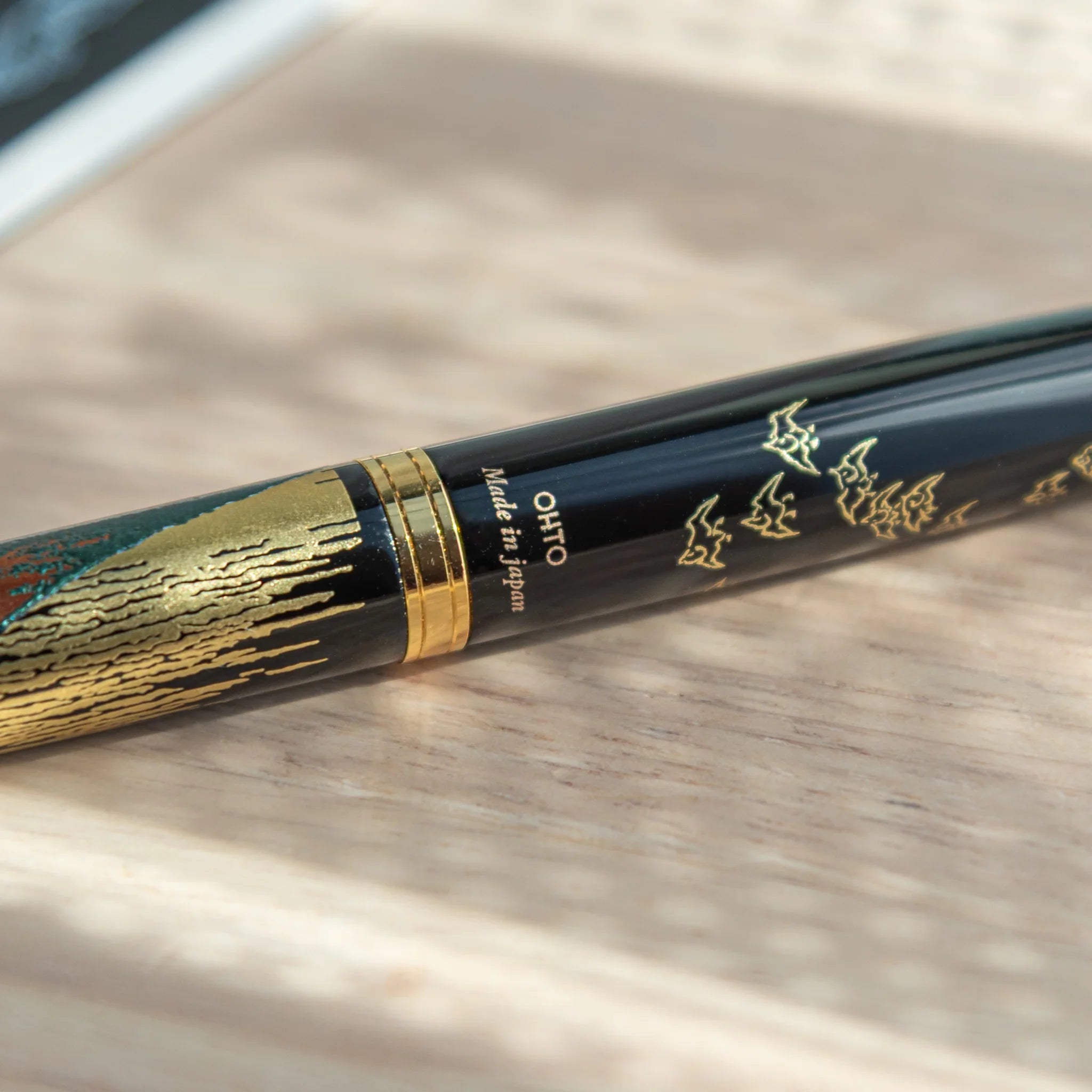 Red Fuji Yamanaka Fountain Pen, image 58260: texture and surface detail in focus presenting visual clarity