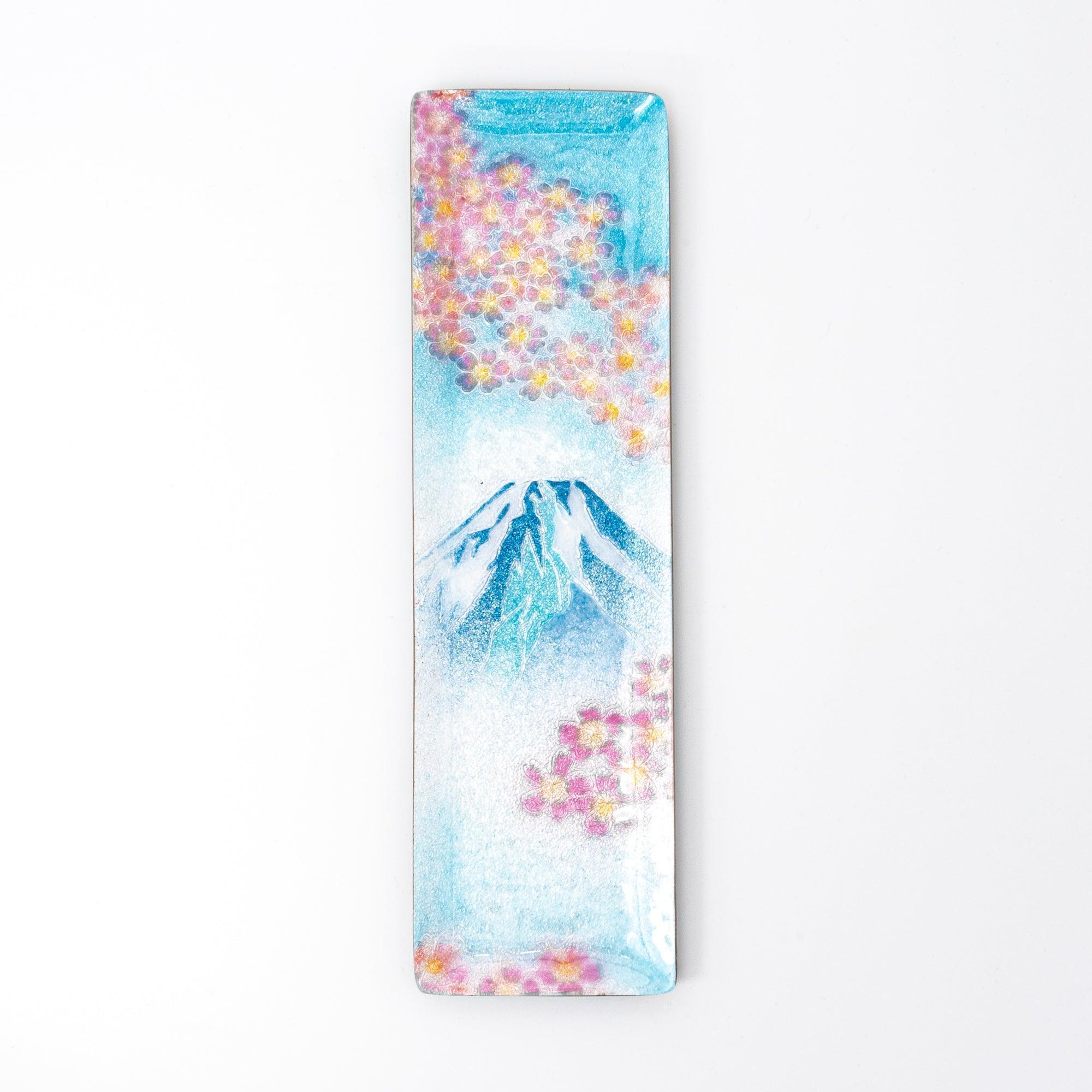Elegant tray with Mount Fuji and cherry blossoms, emphasizing the pastel blue and pink floral design.
