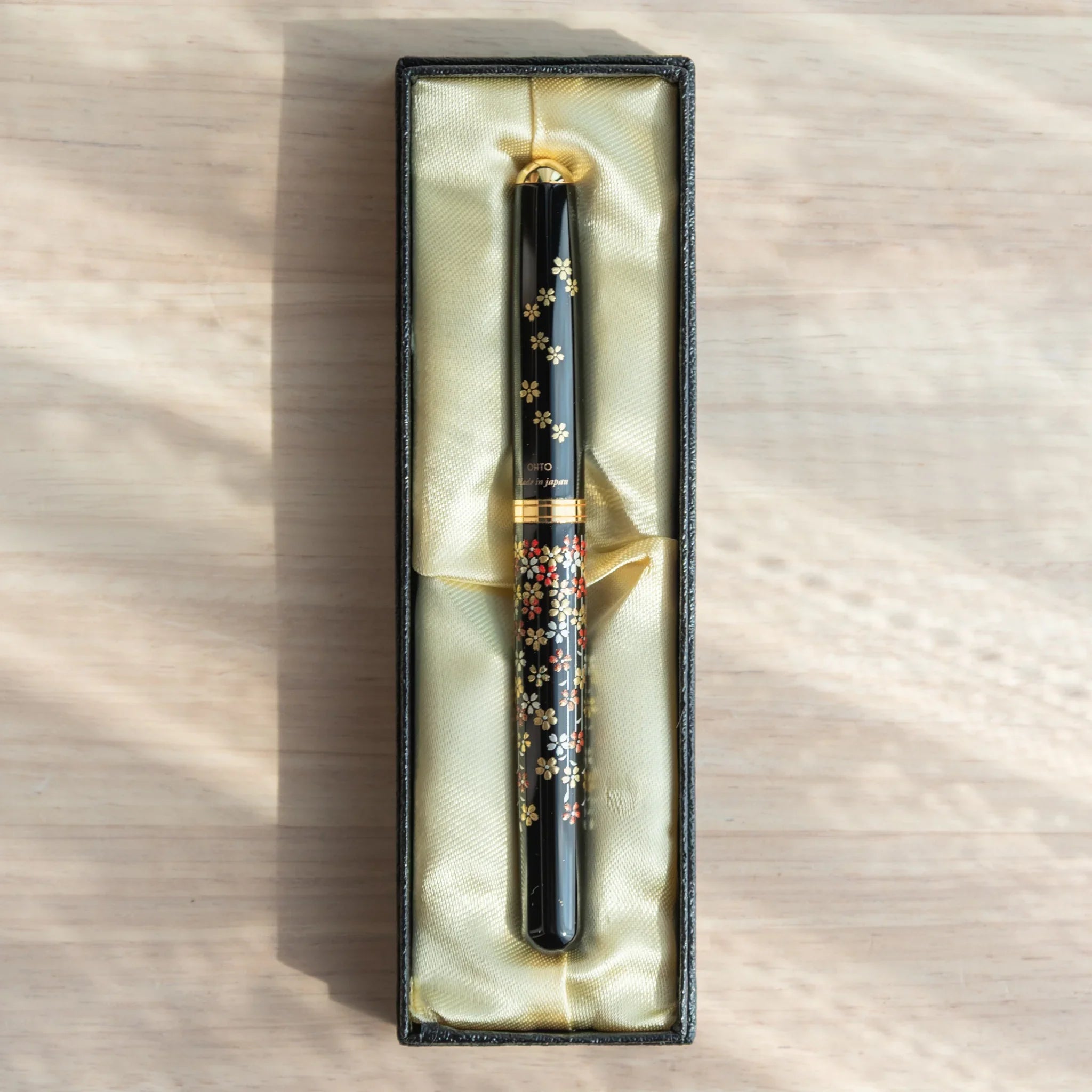 Sakura Yamanaka Fountain Pen, image_9_position_8: color or material variant display shown with visual clarity
