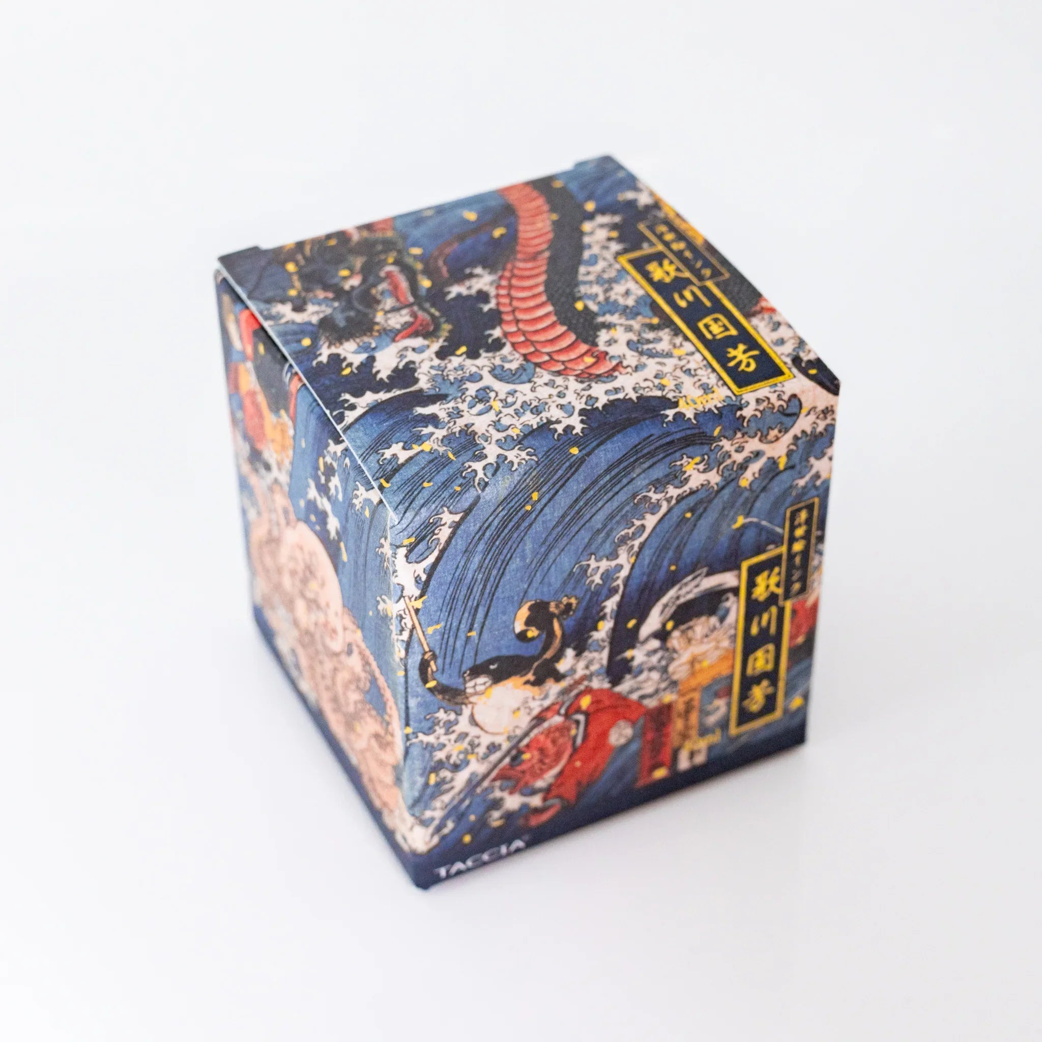 Angled view of TACCIA Kuniyoshi Aomenou ukiyo-e printed box featuring Princess Tamatori by Utagawa Kuniyoshi.