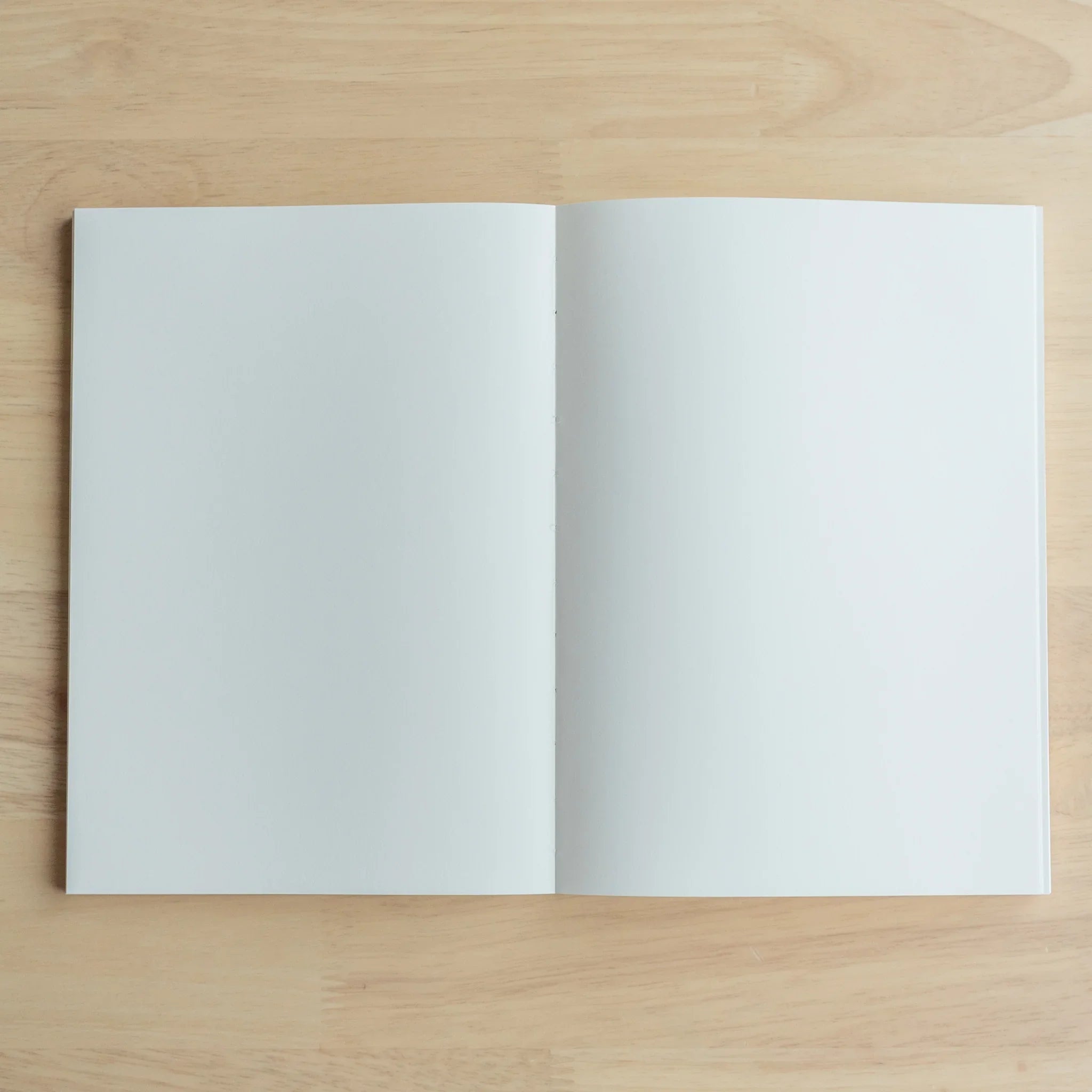 YU-SARI Fountain Pen Notebook, three-quarter angle of product providing full visual representation and product details