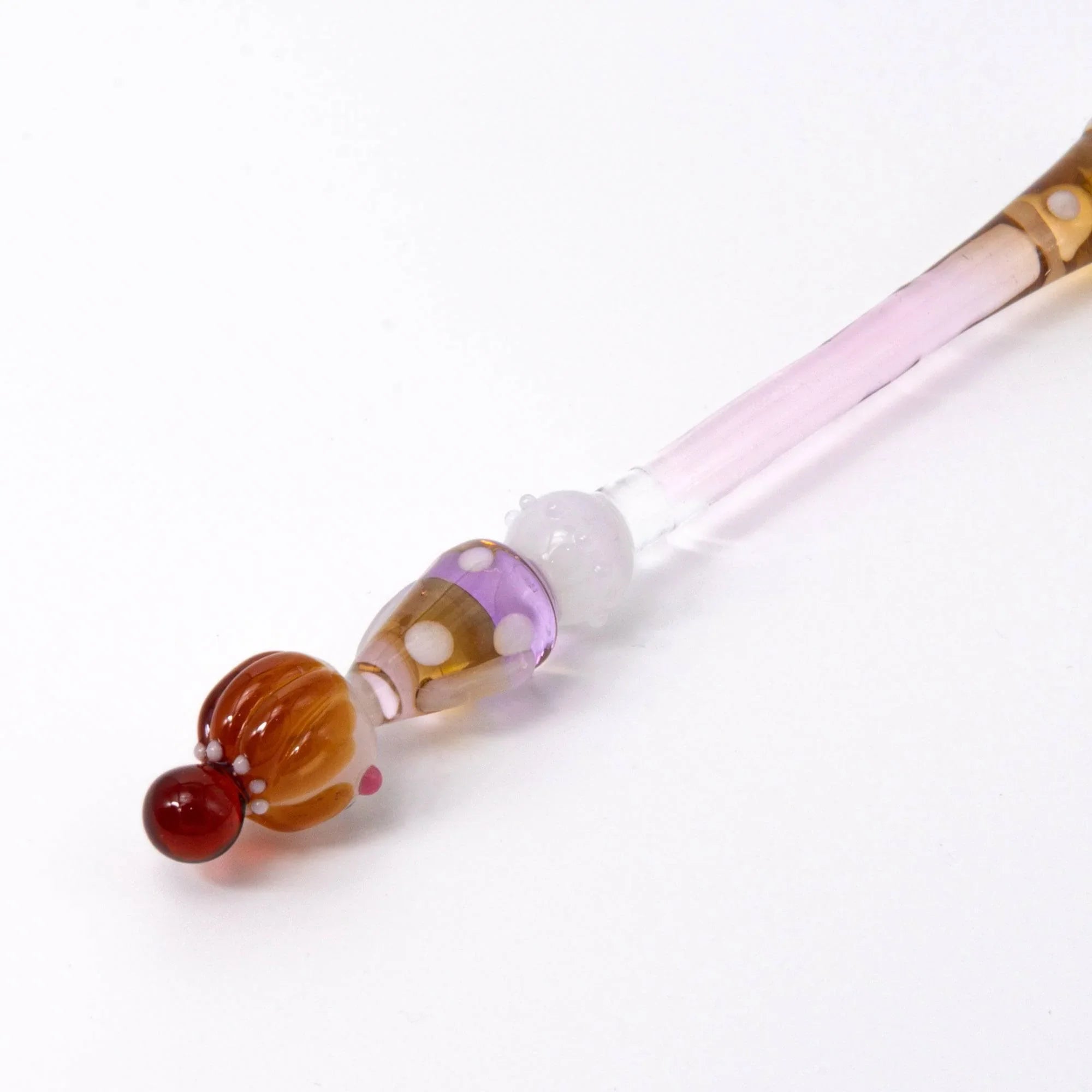 Fashionable Lady Marun-Chan glass dip pen with purple and pink polka-dot glass handle design pattern