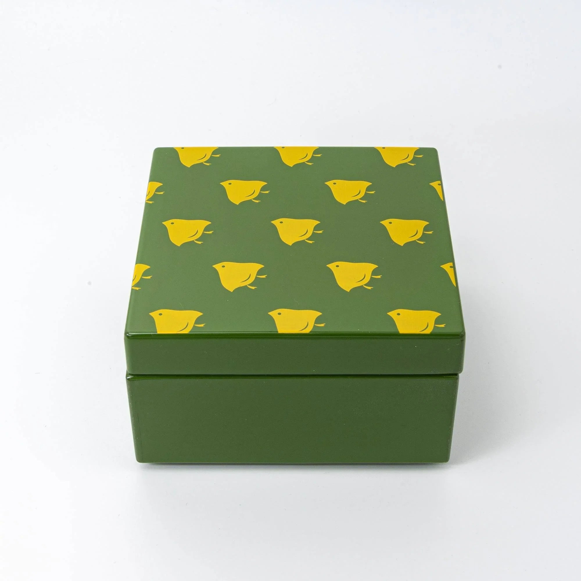 Japanese urushi kohako rectangular lacquer trinket box closed with chidori plover bird silhouettes on red lid