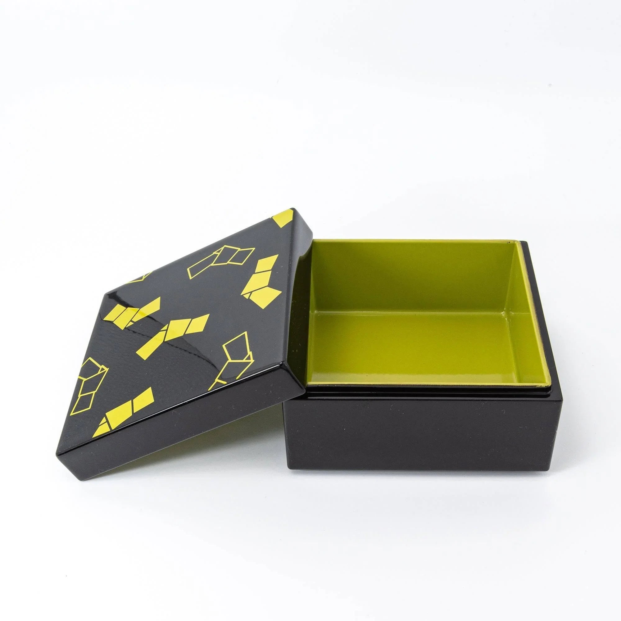 Urushi kohako musubi lacquer trinket box closed rectangular shape with scattered musubi knot design motif pattern
