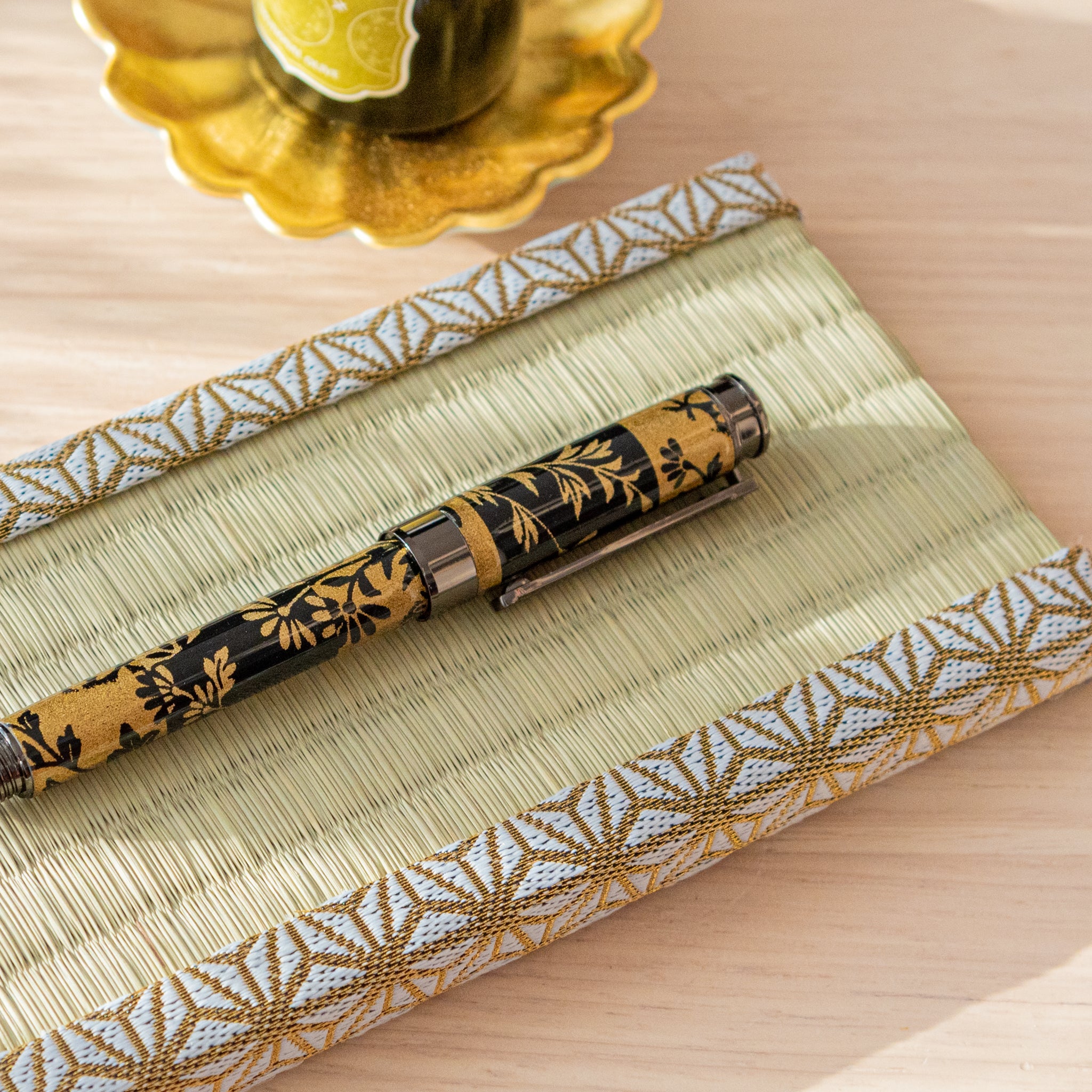 Hemp Leaves Tatami Pen Tray