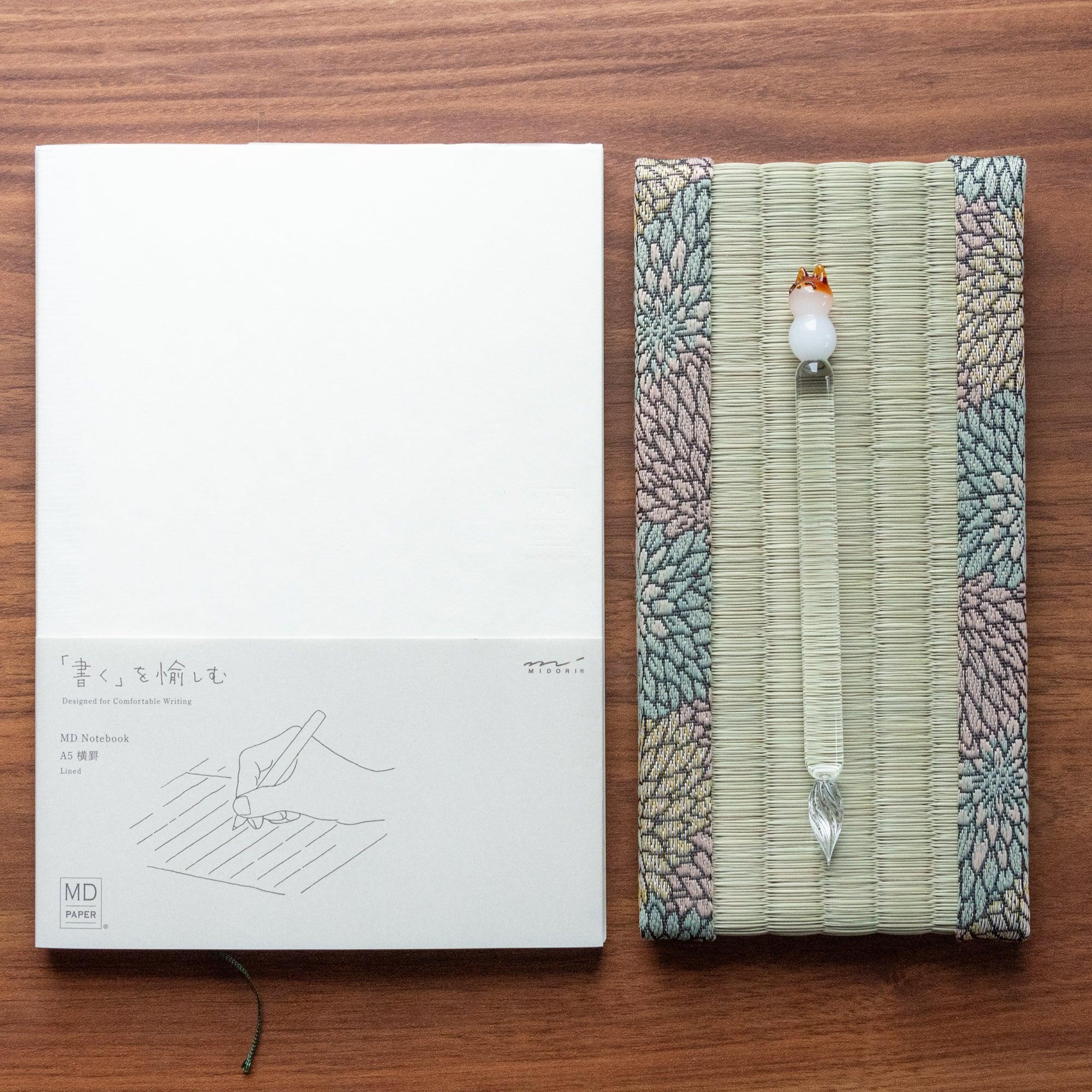 Elegant Chrysanthemum Tatami Pen Tray - Komorebi Stationery