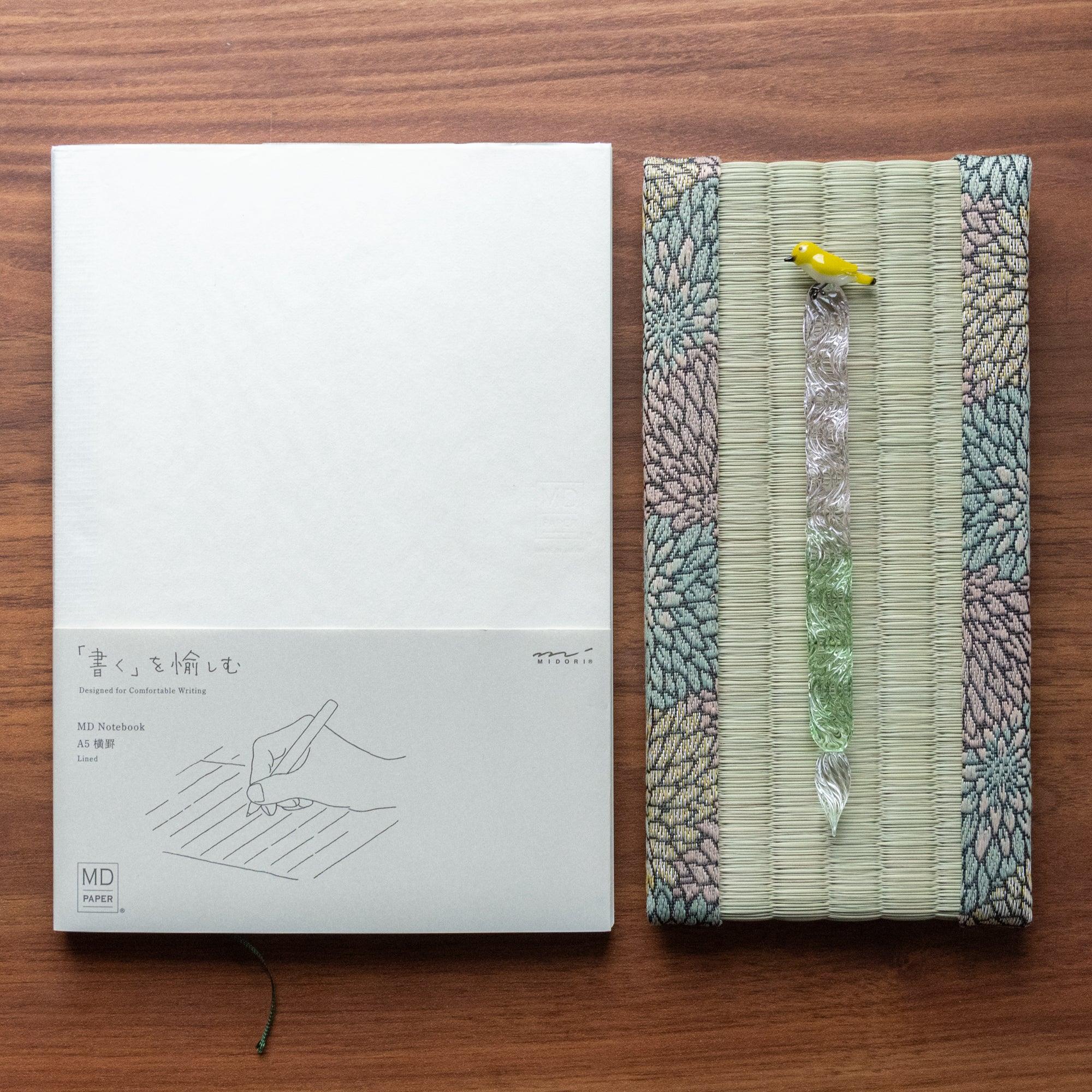 Elegant Chrysanthemum Tatami Pen Tray - Sasasho - Komorebi Stationery