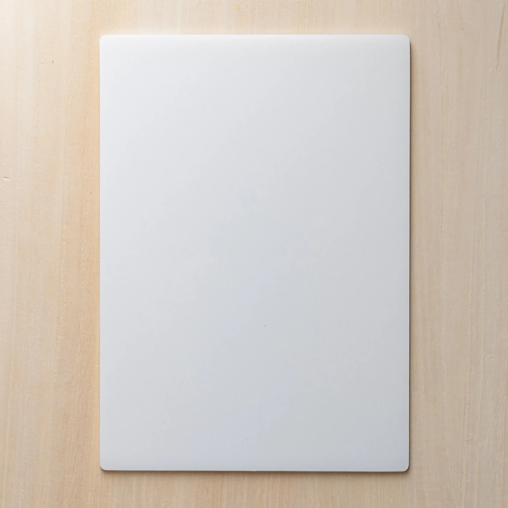 Kitpas crayons shown on white paper demonstrating the color intensity and the drawing application method