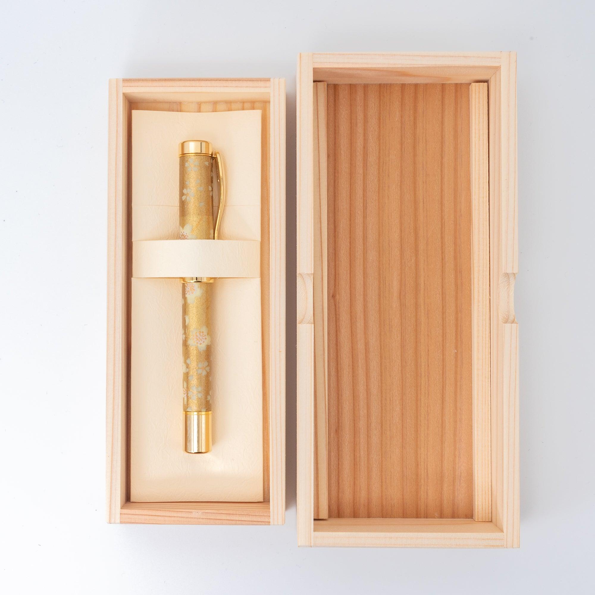 Mino Washi Series Yuzen Gold Sakura Fountain Pen - Haruki Takeuchi - Komorebi Stationery