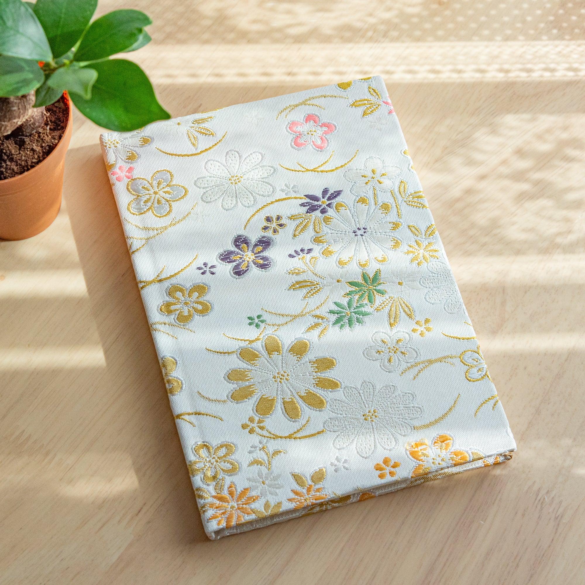 nishijin-textile-elegant-floral-weave-notebook-or-b6-morisan-komorebi-stationery-1 - Komorebi Stationery