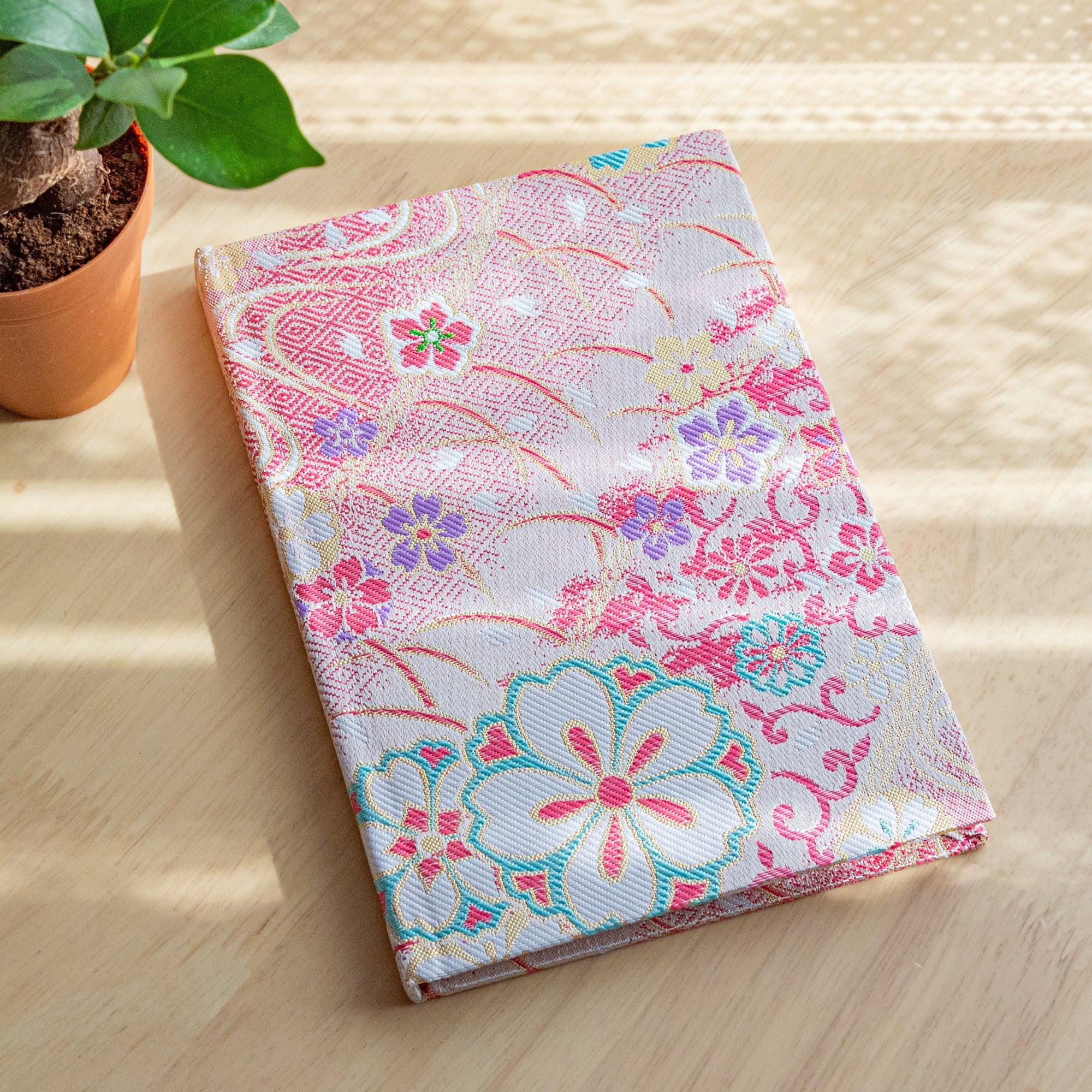 nishijin-textile-sakura-brocade-notebook-or-b6-morisan-komorebi-stationery-1 - Komorebi Stationery