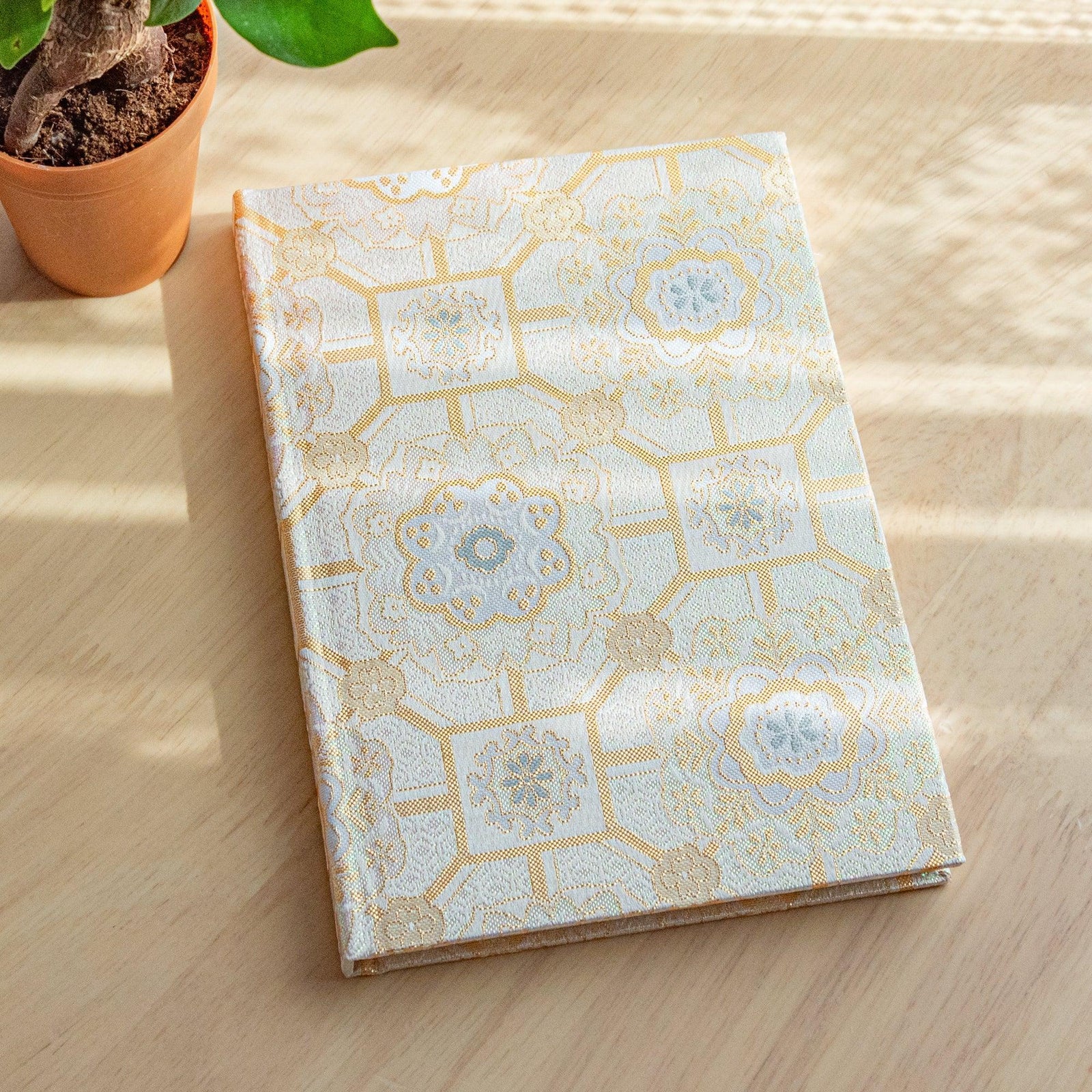Nishijin Textile Shokkou Pattern Japanese Notebook