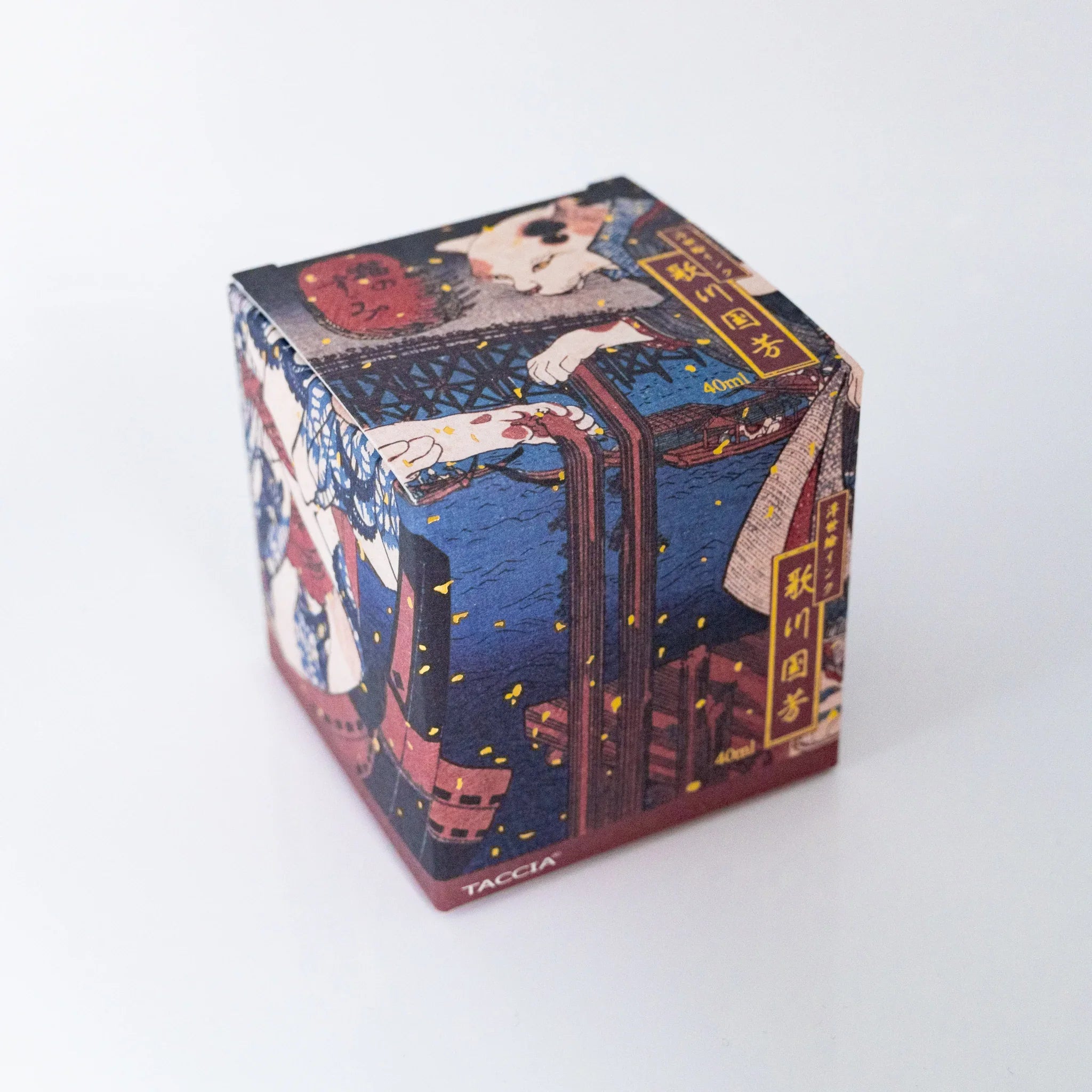 Angled view of TACCIA Kuniyoshi Azuki ukiyo-e printed box featuring Neko no Suzumi by Utagawa Kuniyoshi.