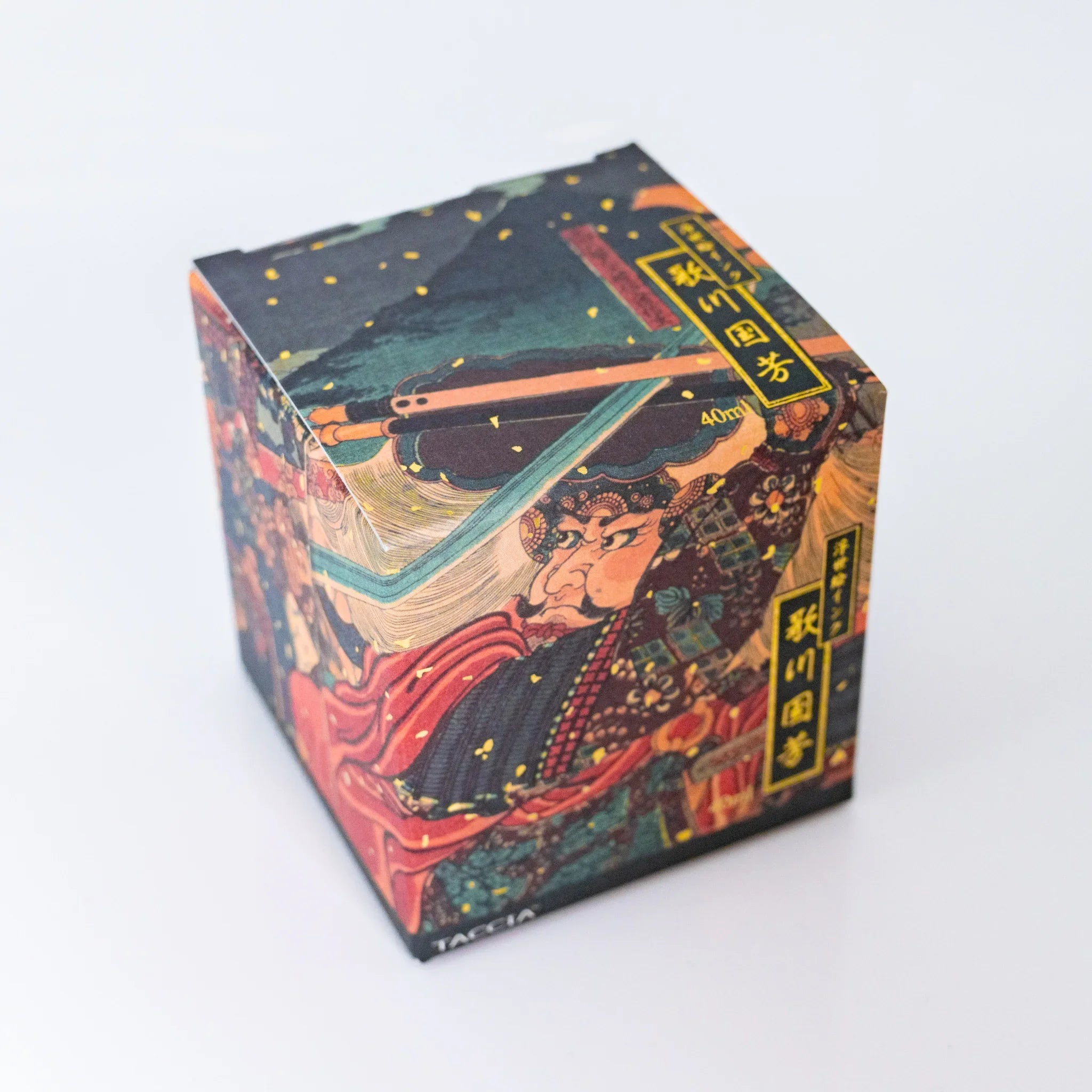 Angled view of TACCIA Kuniyoshi Kuromidori ukiyo-e printed box featuring Battle of Kawanakajima by Utagawa Kuniyoshi.