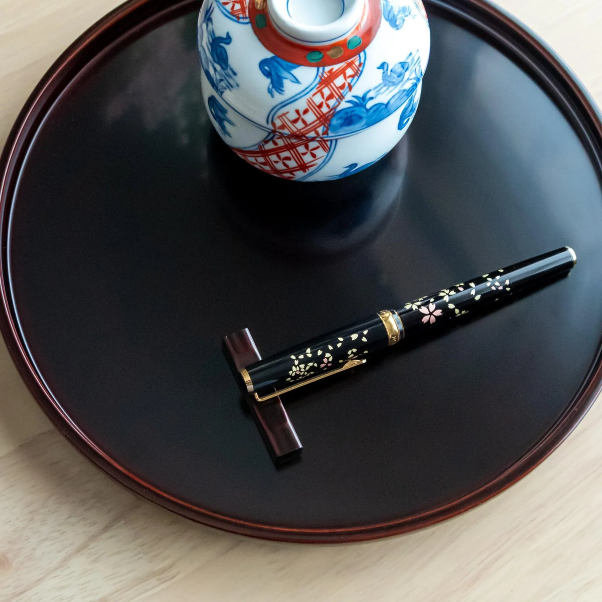 Tame-Nuri Black Echizen Lacquerd Sakura Wood Pen Rest