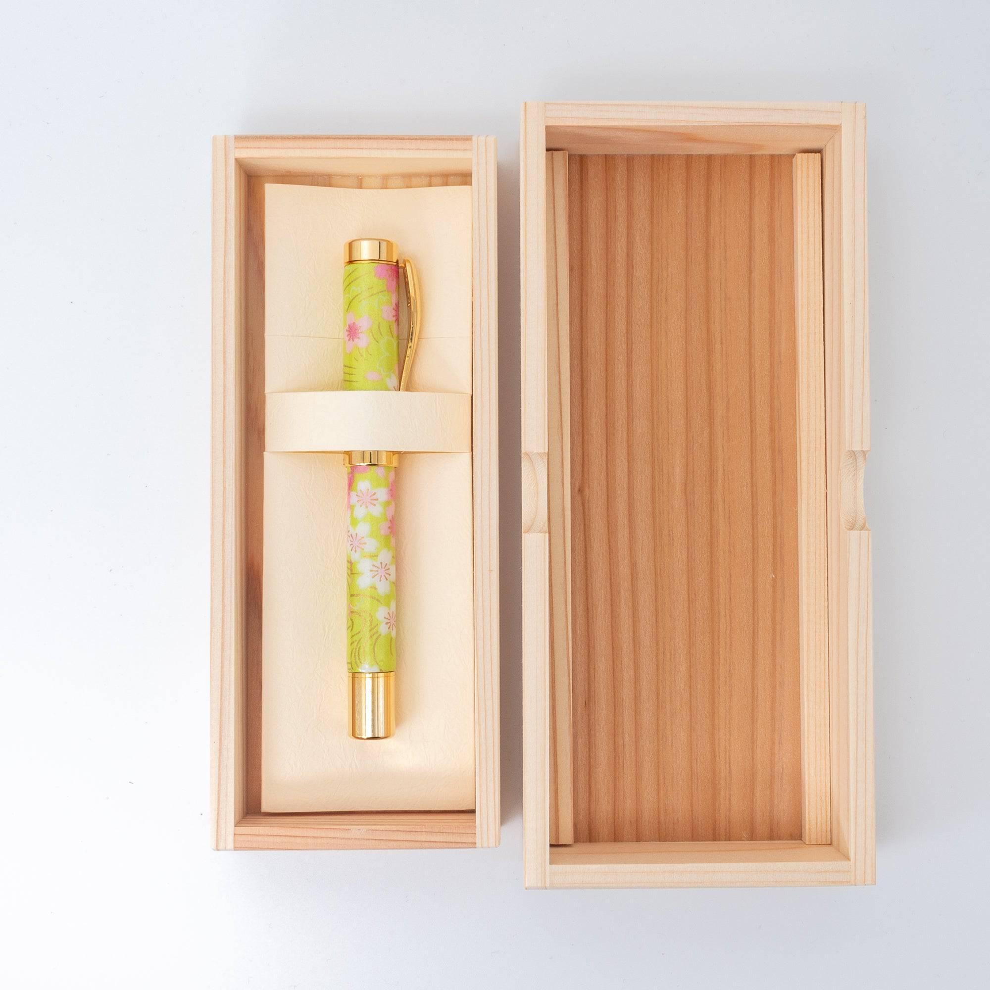 Mino Washi Series Yuzen Sakura and Flowing Water Fountain Pen | Lime Green - Haruki Takeuchi - Komorebi Stationery